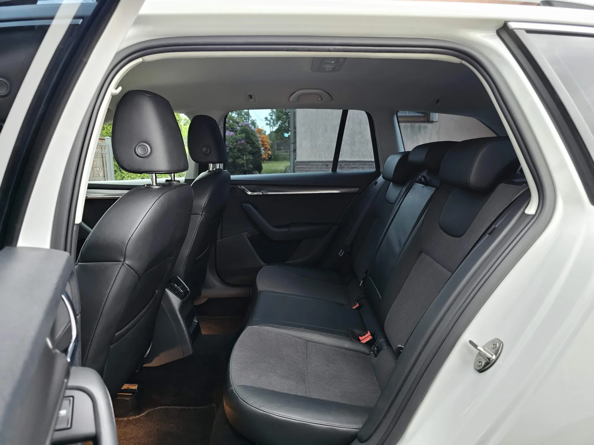 Škoda Octavia III 1.6 TDi Style (2019, Bílá perleť) – fotografie vozidla 18 z 22