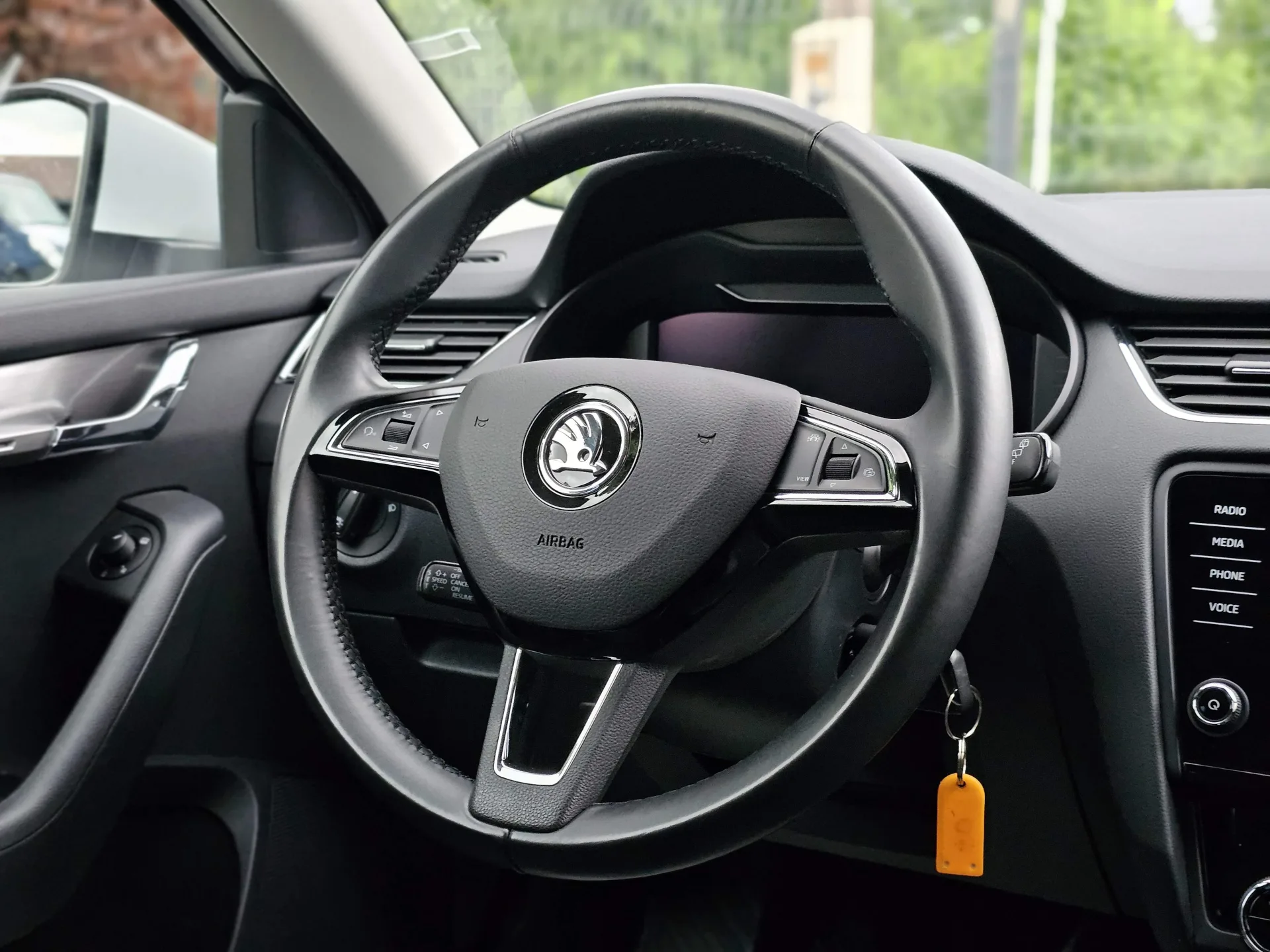 Škoda Octavia III 1.6 TDi Style (2019, Bílá perleť) – fotografie vozidla 12 z 22