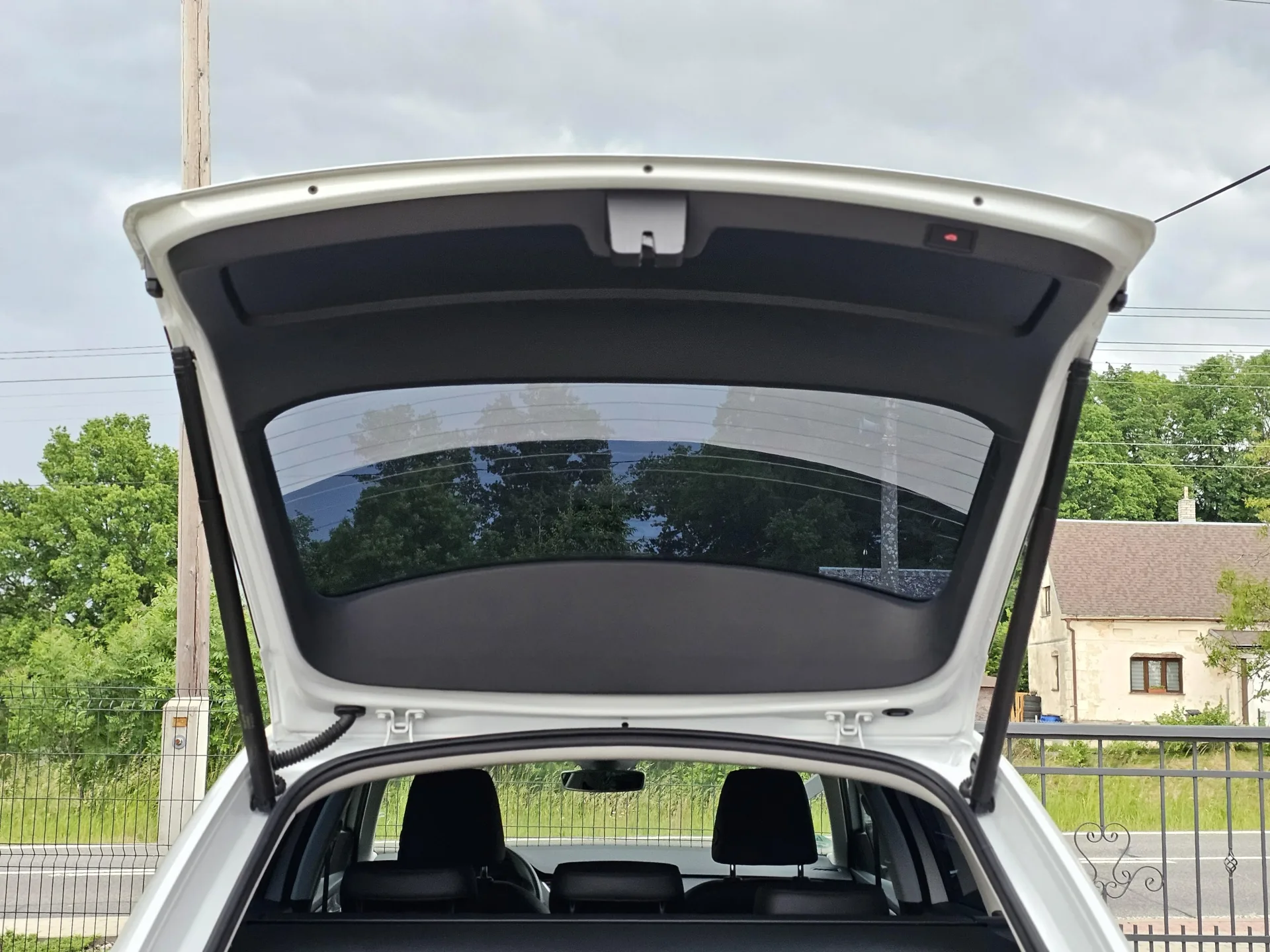 Škoda Octavia III 1.6 TDi Style (2019, Bílá perleť) – fotografie vozidla 22 z 22