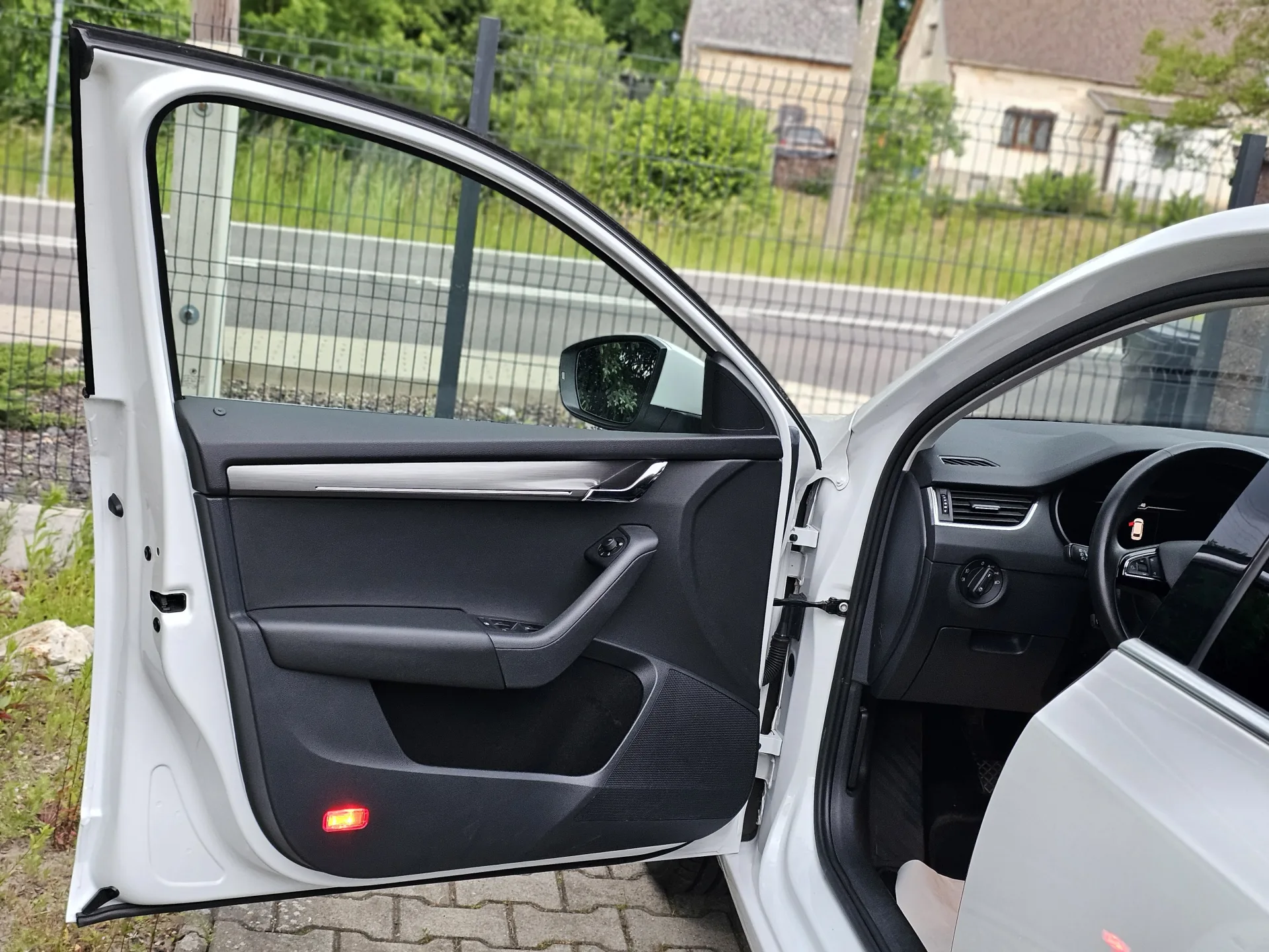 Škoda Octavia III 1.6 TDi Style (2019, Bílá perleť) – fotografie vozidla 8 z 22