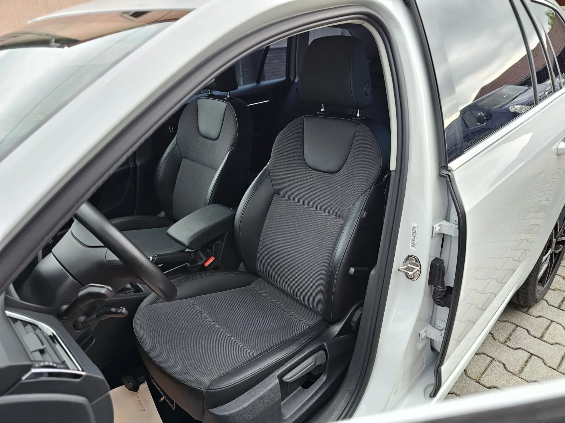 Škoda Octavia III 1.6 TDi Style (2019, Bílá perleť) – fotografie vozidla 10 z 22