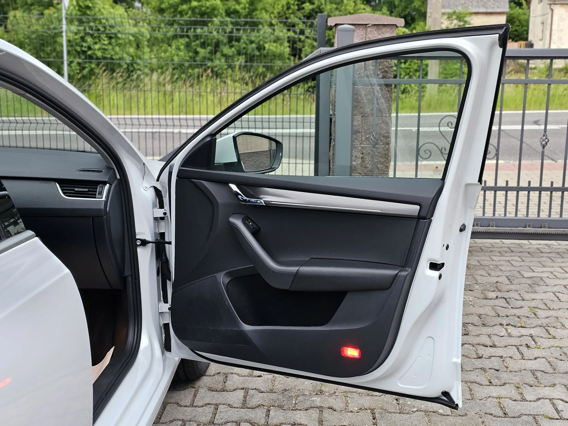 Škoda Octavia III 1.6 TDi Style (2019, Bílá perleť) – fotografie vozidla 16 z 22