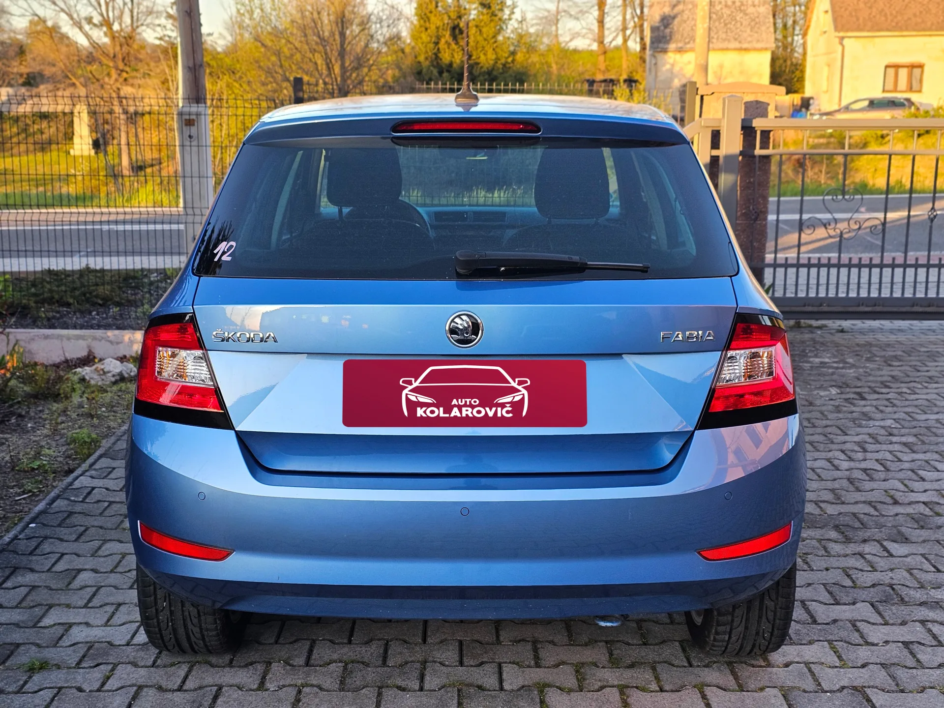 Škoda Fabia III 1.0 MPI Soleil (2019, Modrá metalíza) – fotografie vozidla 6 z 20