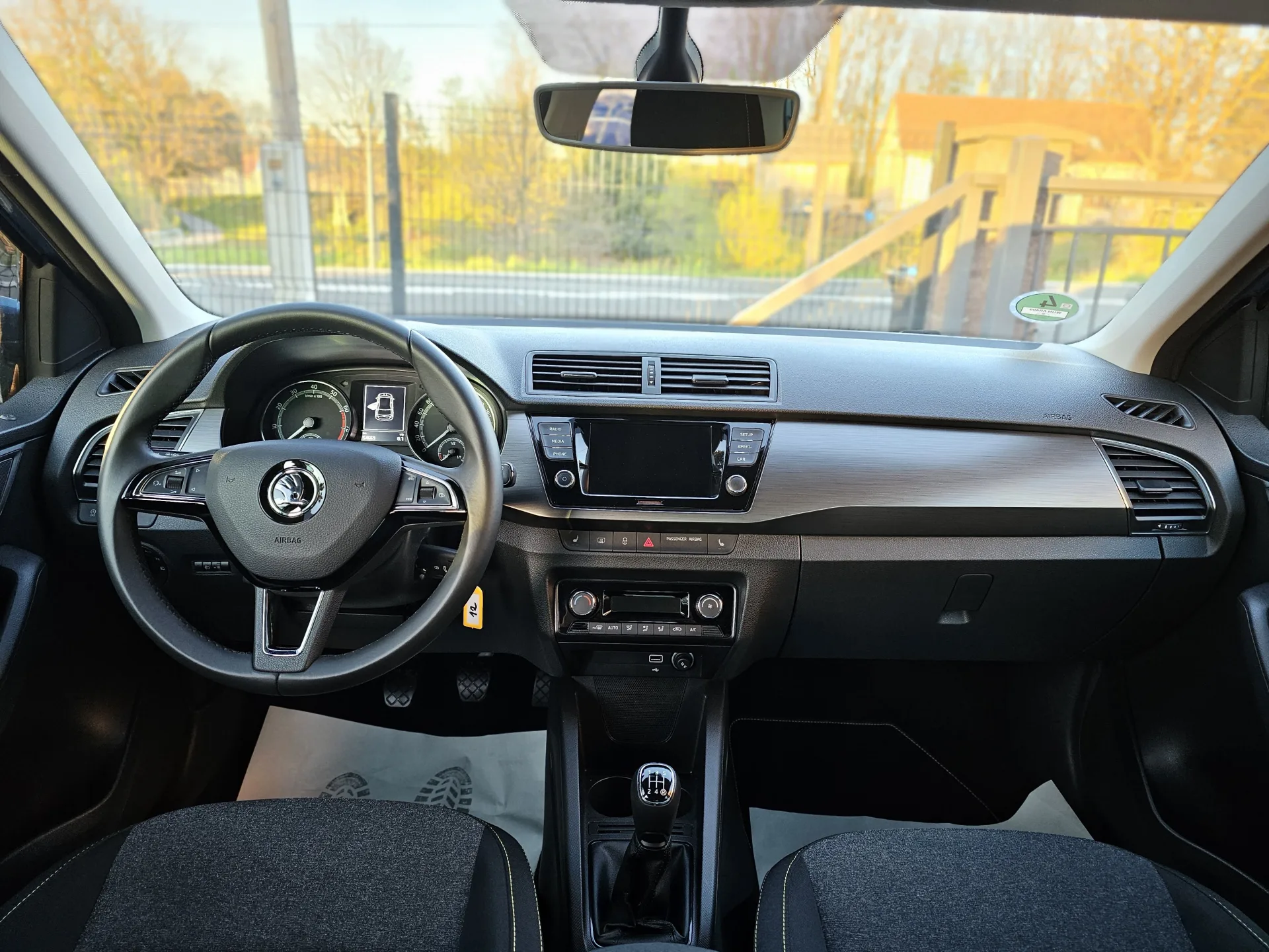 Škoda Fabia III 1.0 MPI Soleil (2019, Modrá metalíza) – fotografie vozidla 12 z 20