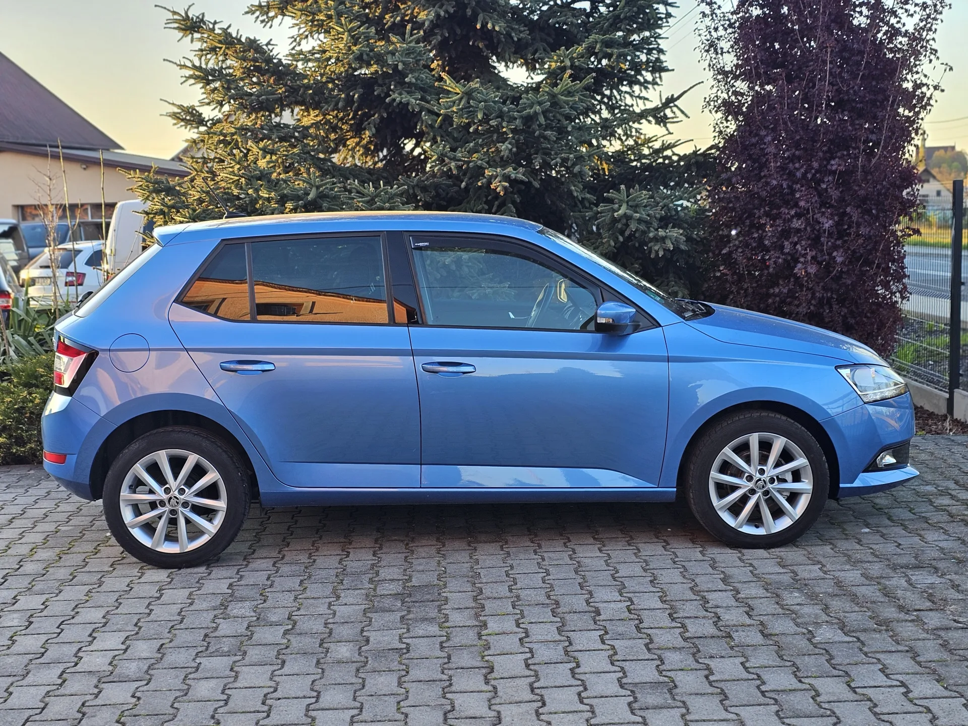 Škoda Fabia III 1.0 MPI Soleil (2019, Modrá metalíza) – fotografie vozidla 4 z 20