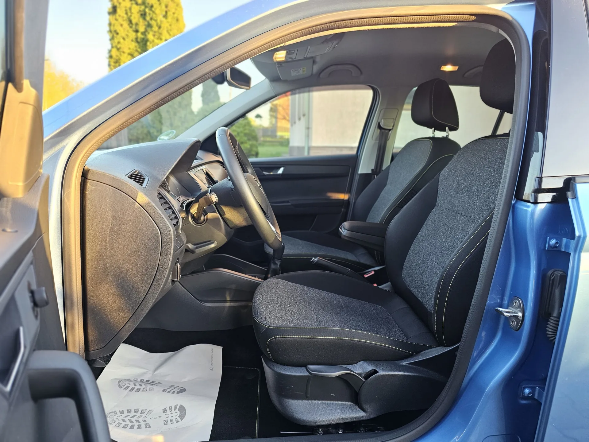 Škoda Fabia III 1.0 MPI Soleil (2019, Modrá metalíza) – fotografie vozidla 10 z 20