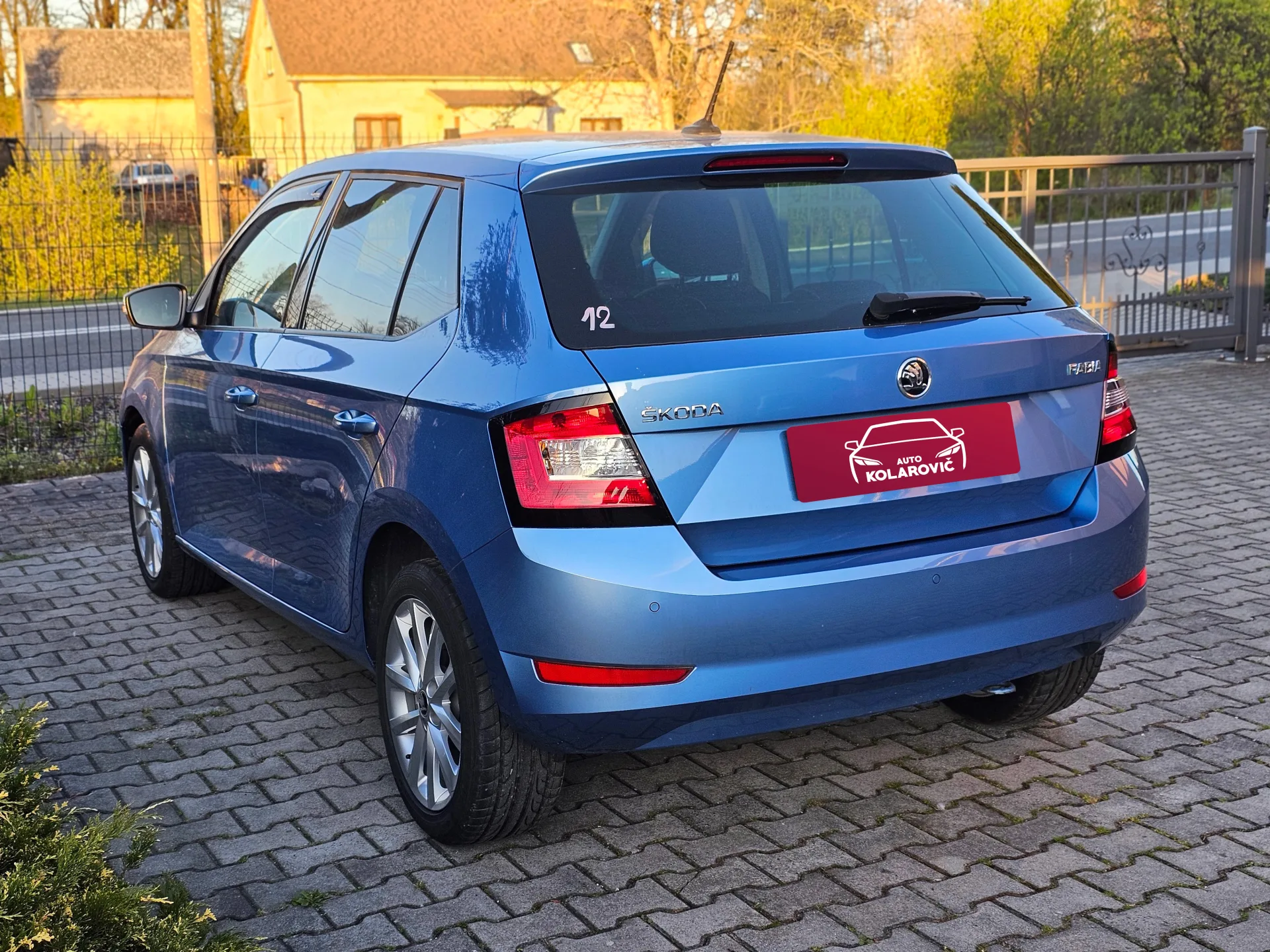 Škoda Fabia III 1.0 MPI Soleil (2019, Modrá metalíza) – fotografie vozidla 7 z 20