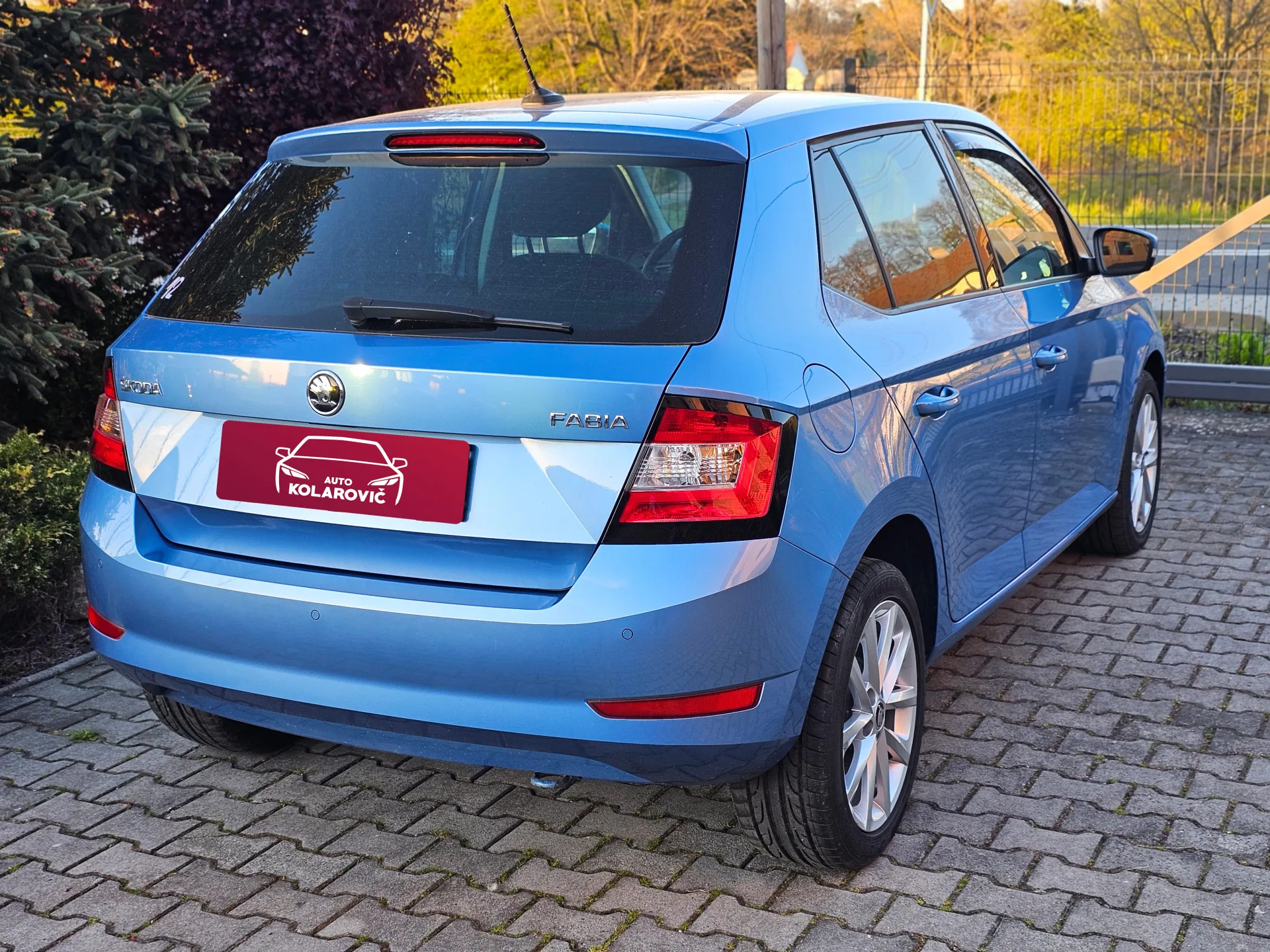 Škoda Fabia III 1.0 MPI Soleil (2019, Modrá metalíza) – fotografie vozidla 5 z 20