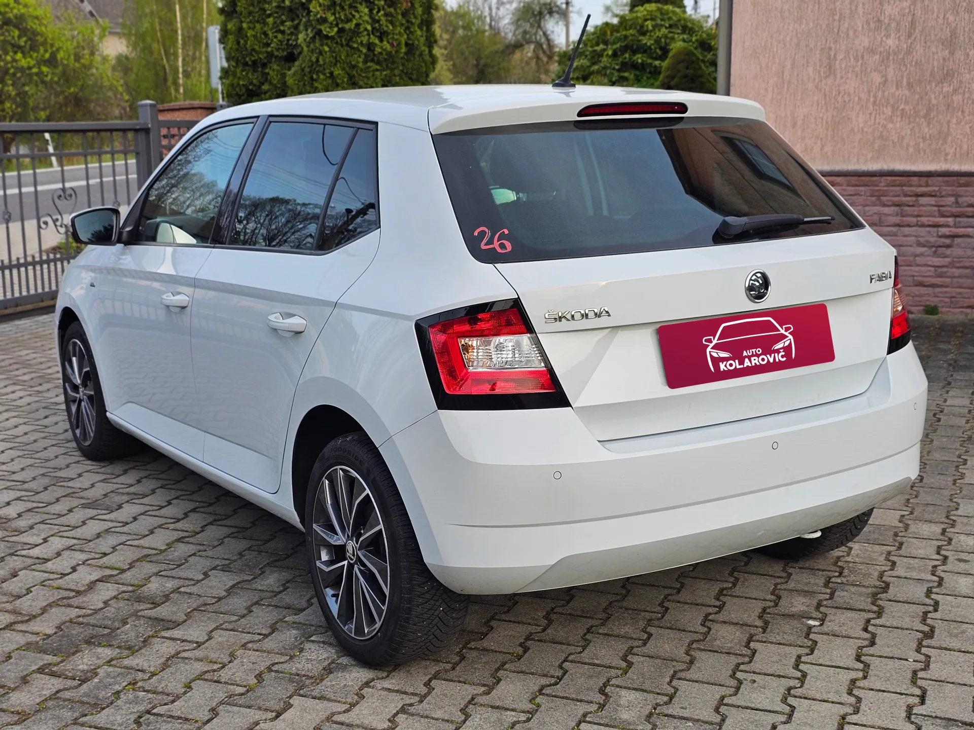Škoda Fabia III 1.2 TSi 81 kW Drive (2017, Bílá) – fotografie vozidla 7 z 22