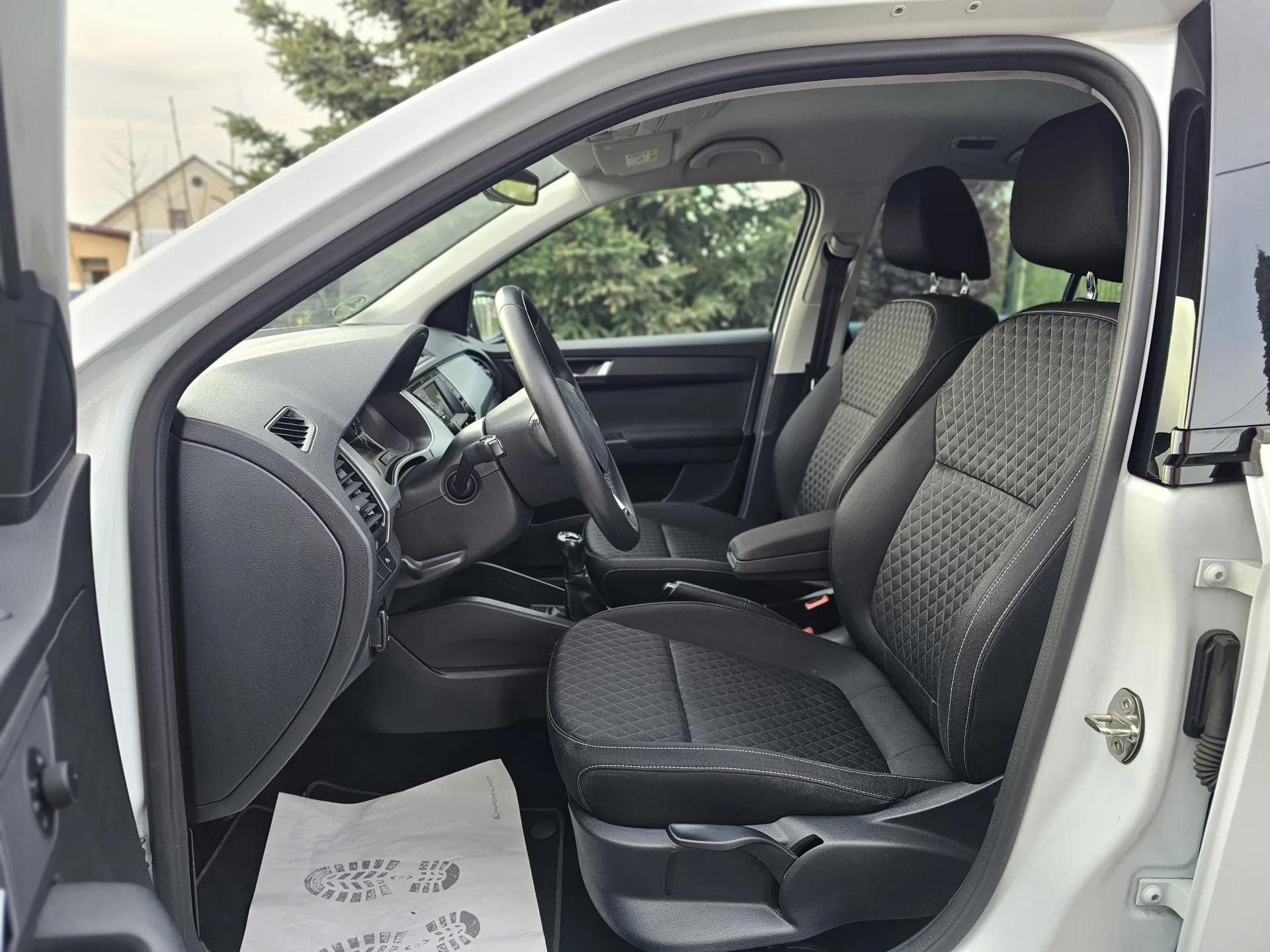 Škoda Fabia III 1.2 TSi 81 kW Drive (2017, Bílá) – fotografie vozidla 10 z 22
