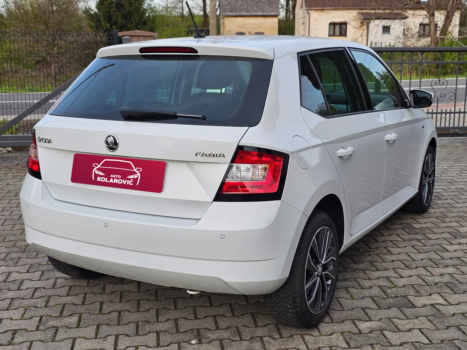 Škoda Fabia III 1.2 TSi 81 kW Drive (2017, Bílá) – fotografie vozidla 5 z 22