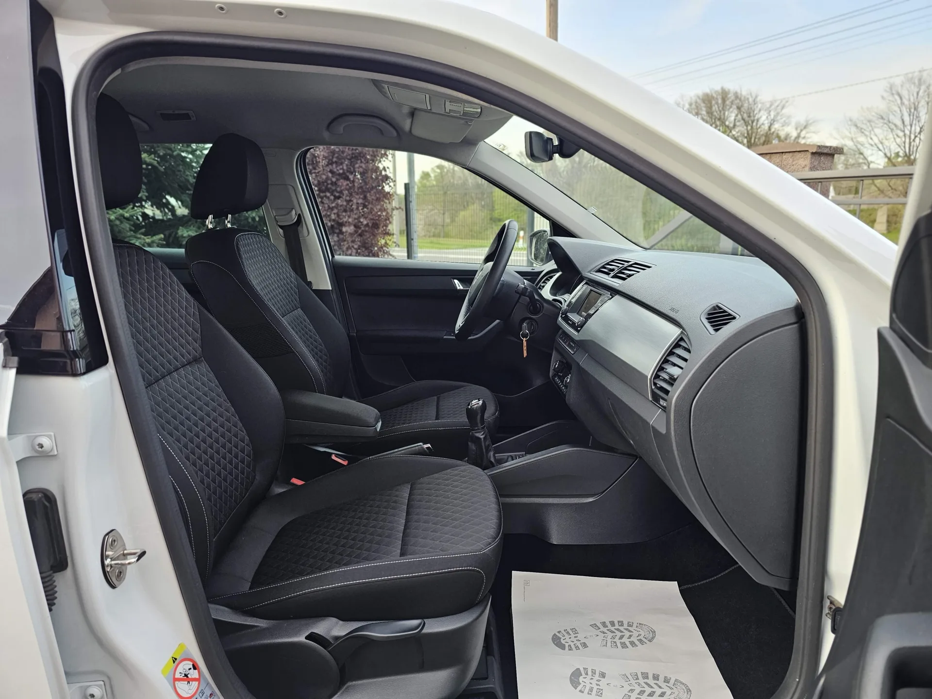 Škoda Fabia III 1.2 TSi 81 kW Drive (2017, Bílá) – fotografie vozidla 14 z 22