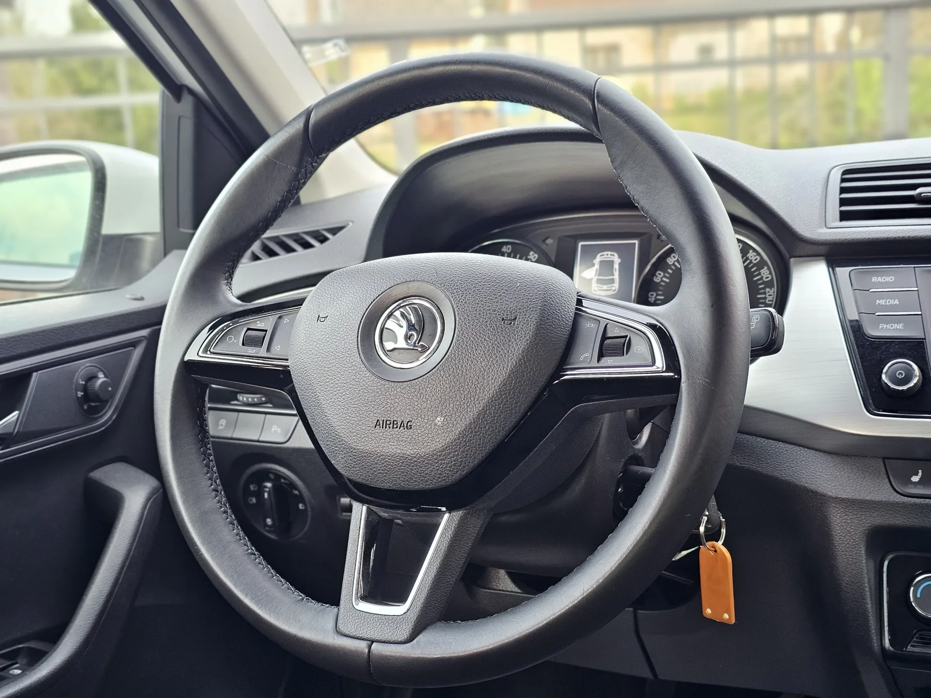 Škoda Fabia III 1.2 TSi 81 kW Drive (2017, Bílá) – fotografie vozidla 11 z 22