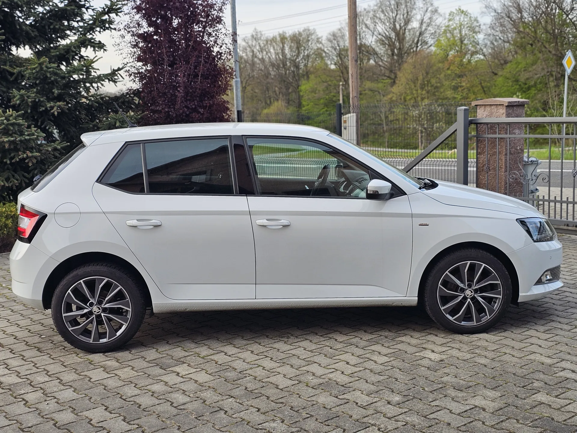 Škoda Fabia III 1.2 TSi 81 kW Drive (2017, Bílá) – fotografie vozidla 4 z 22