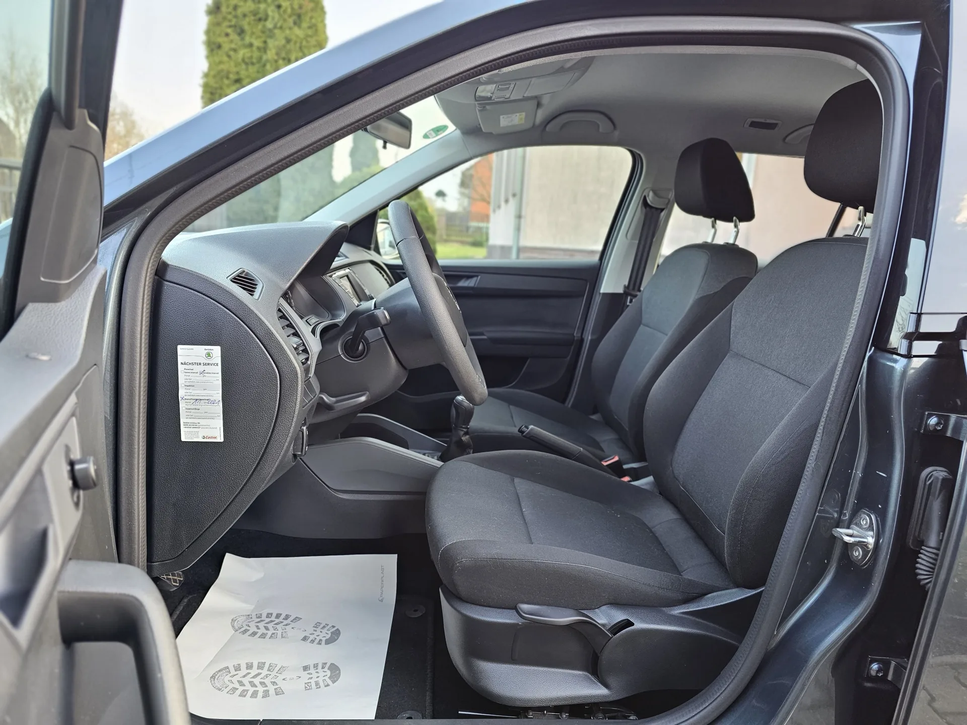 Škoda Fabia III 1.0 MPi Combi Cool Plus (2018, Šedá metalíza) – fotografie vozidla 10 z 23