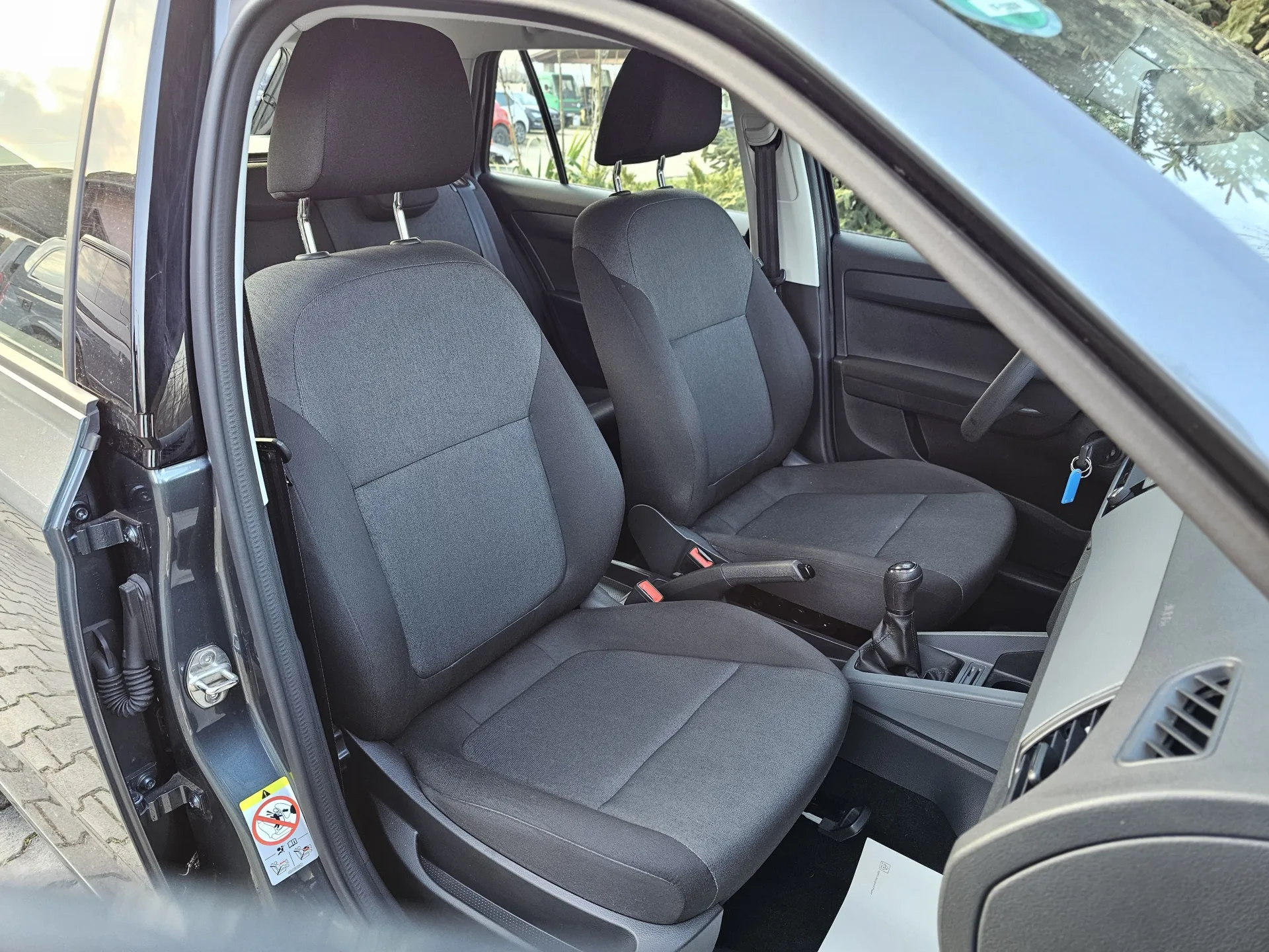Škoda Fabia III 1.0 MPi Combi Cool Plus (2018, Šedá metalíza) – fotografie vozidla 16 z 23
