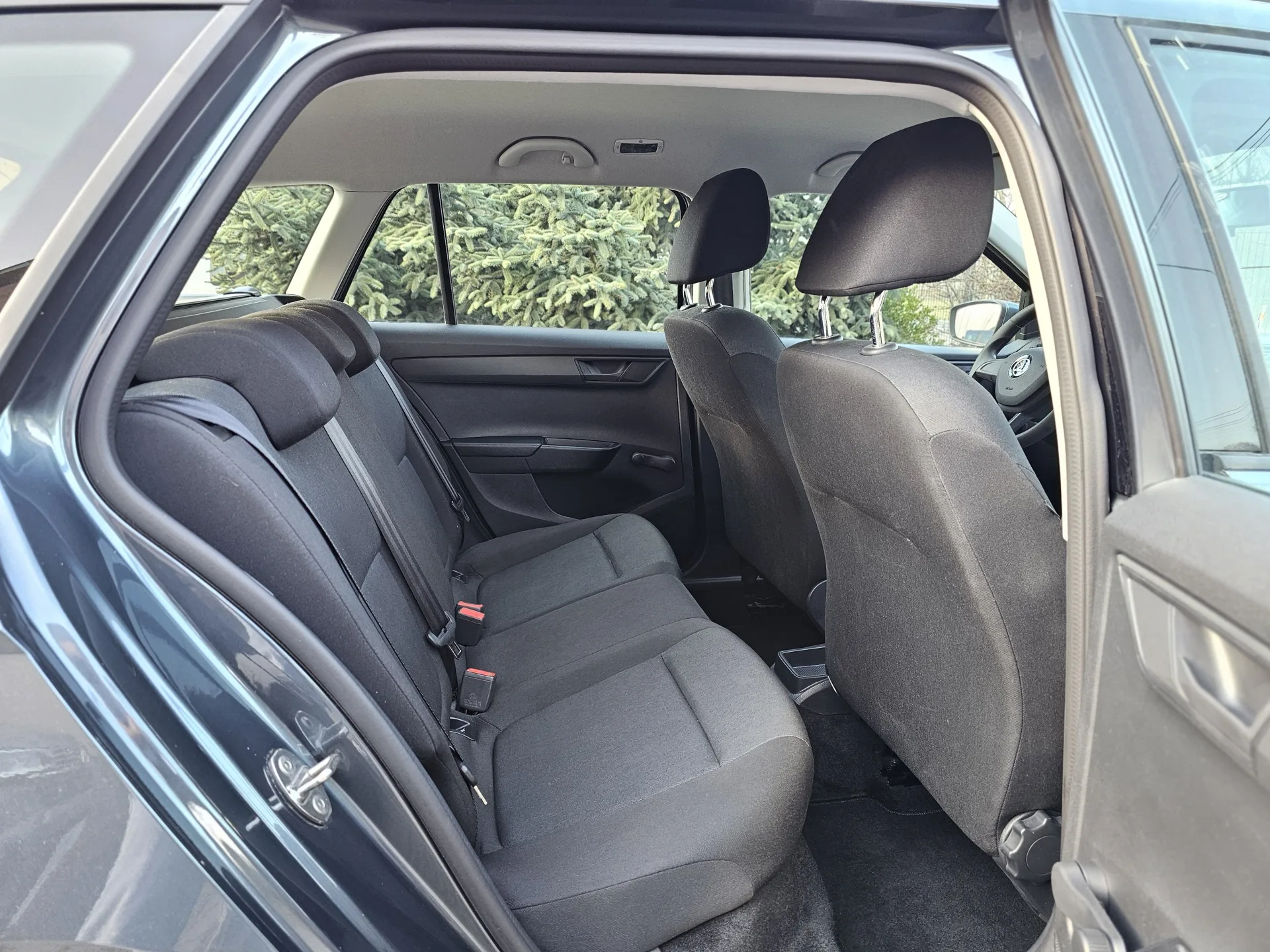 Škoda Fabia III 1.0 MPi Combi Cool Plus (2018, Šedá metalíza) – fotografie vozidla 20 z 23