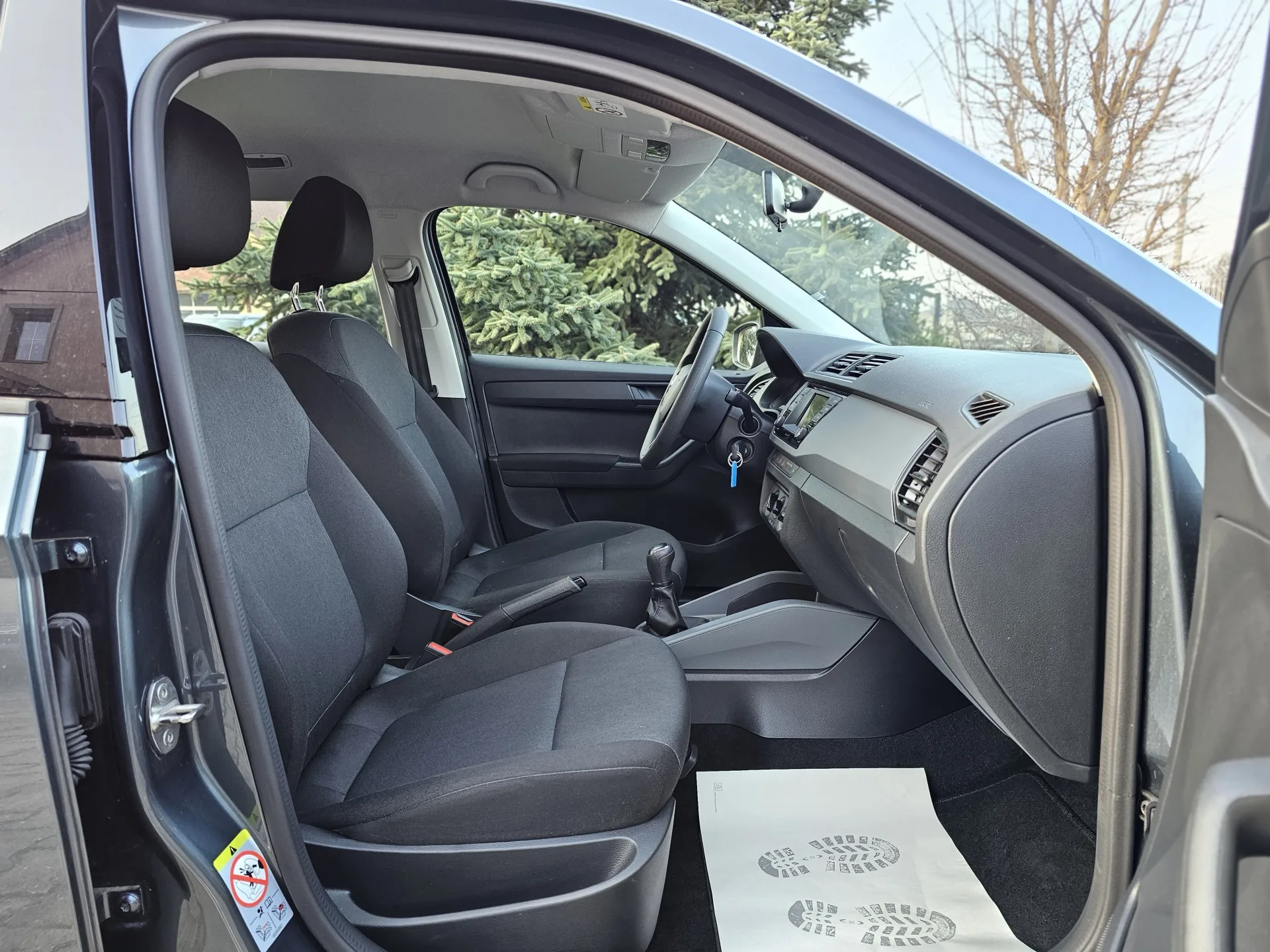 Škoda Fabia III 1.0 MPi Combi Cool Plus (2018, Šedá metalíza) – fotografie vozidla 15 z 23