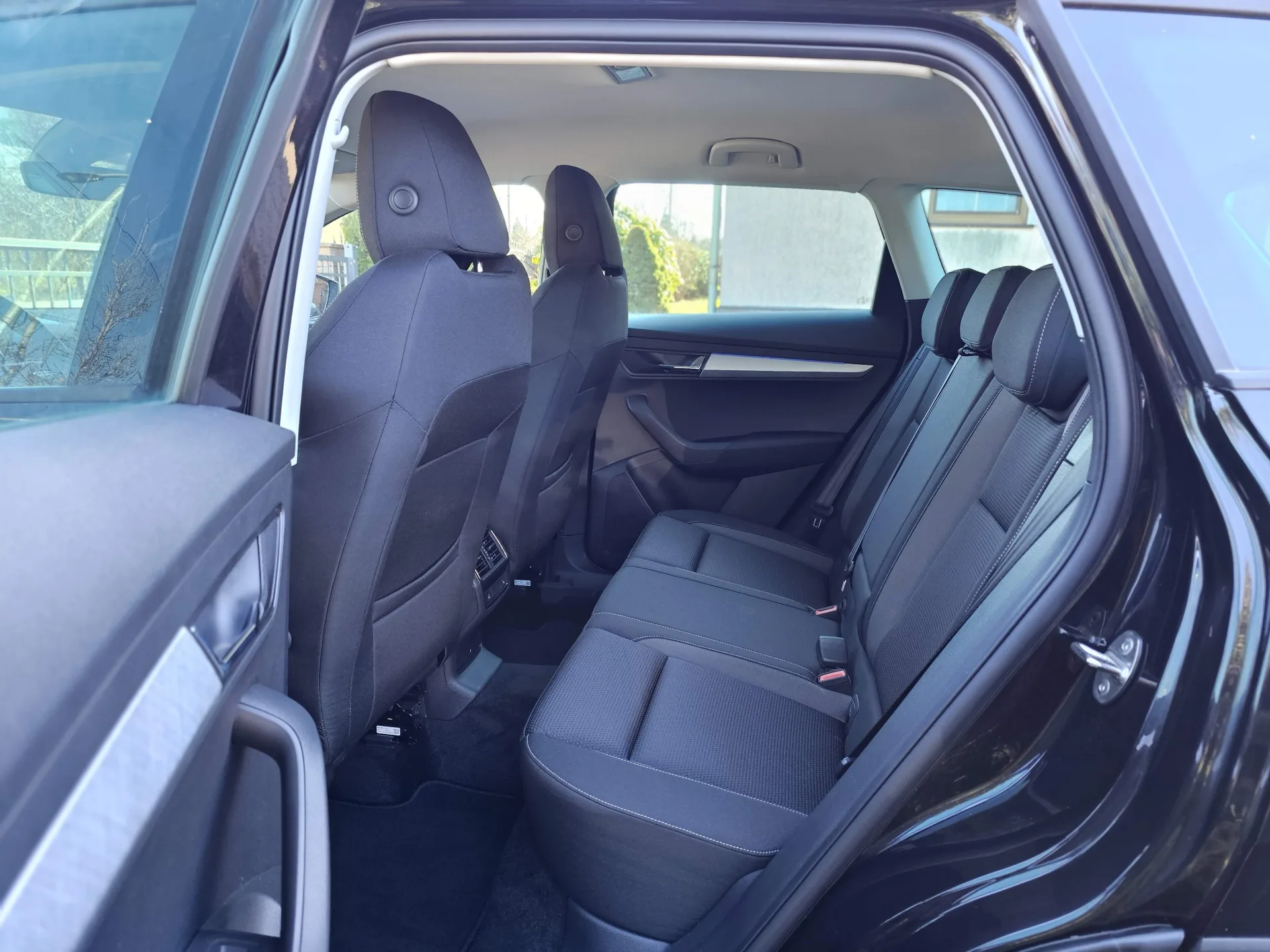 Škoda Karoq 1.5 TSi Tour (2022, Černá) – fotografie vozidla 20 z 25