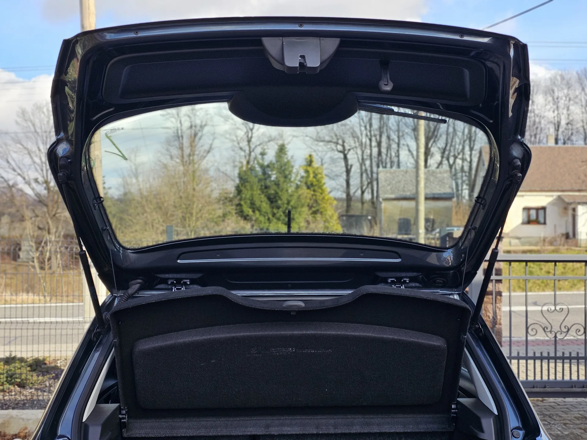 Škoda Fabia III 1.2 TSi (2015, Šedá metalíza) – fotografie vozidla 23 z 23