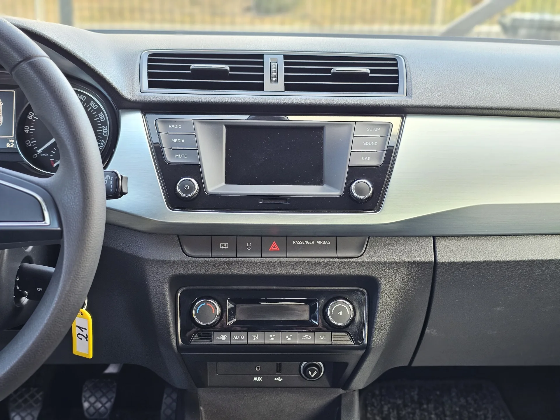Škoda Fabia III 1.2 TSi (2015, Šedá metalíza) – fotografie vozidla 14 z 23