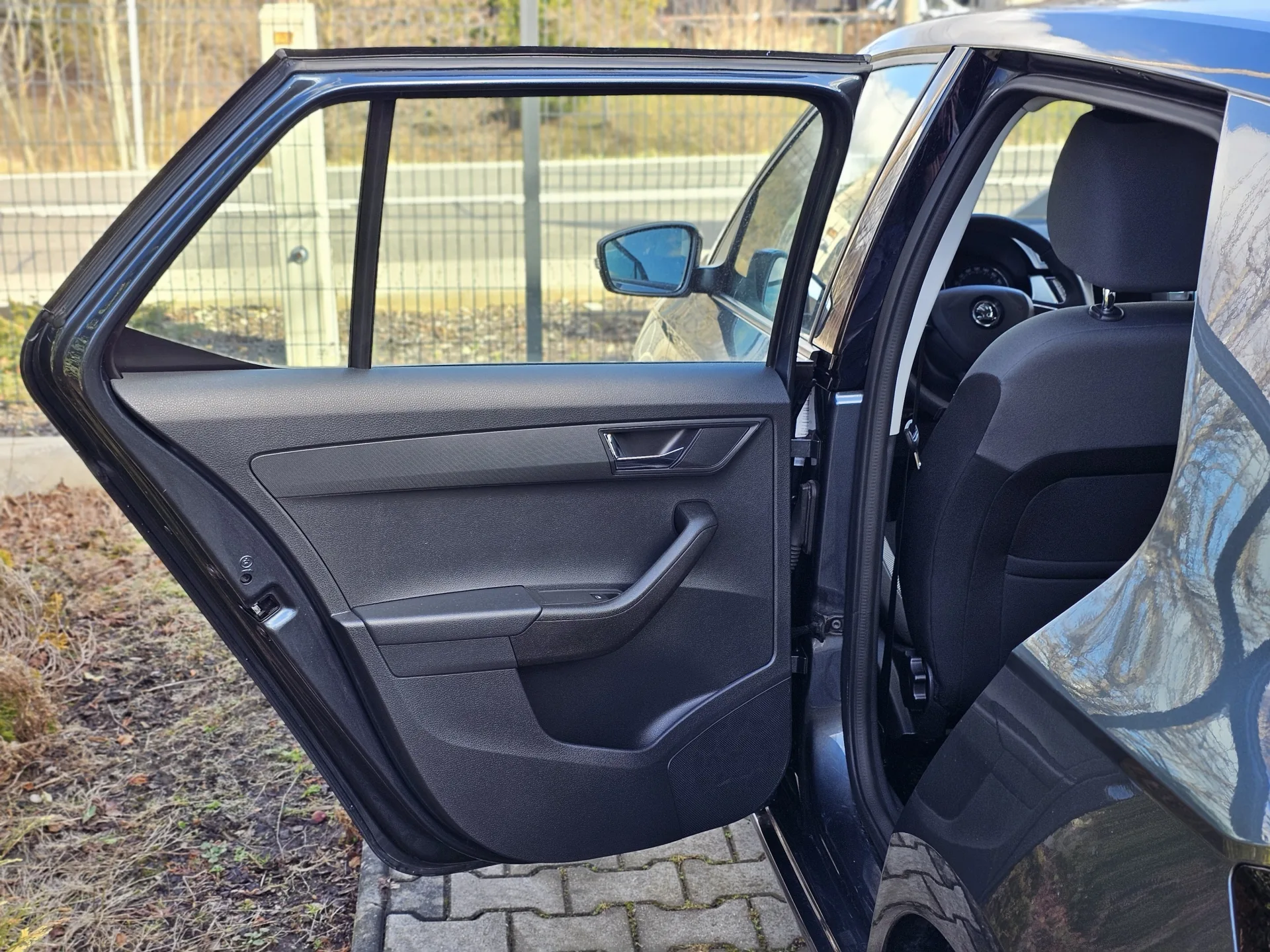 Škoda Fabia III 1.2 TSi (2015, Šedá metalíza) – fotografie vozidla 18 z 23