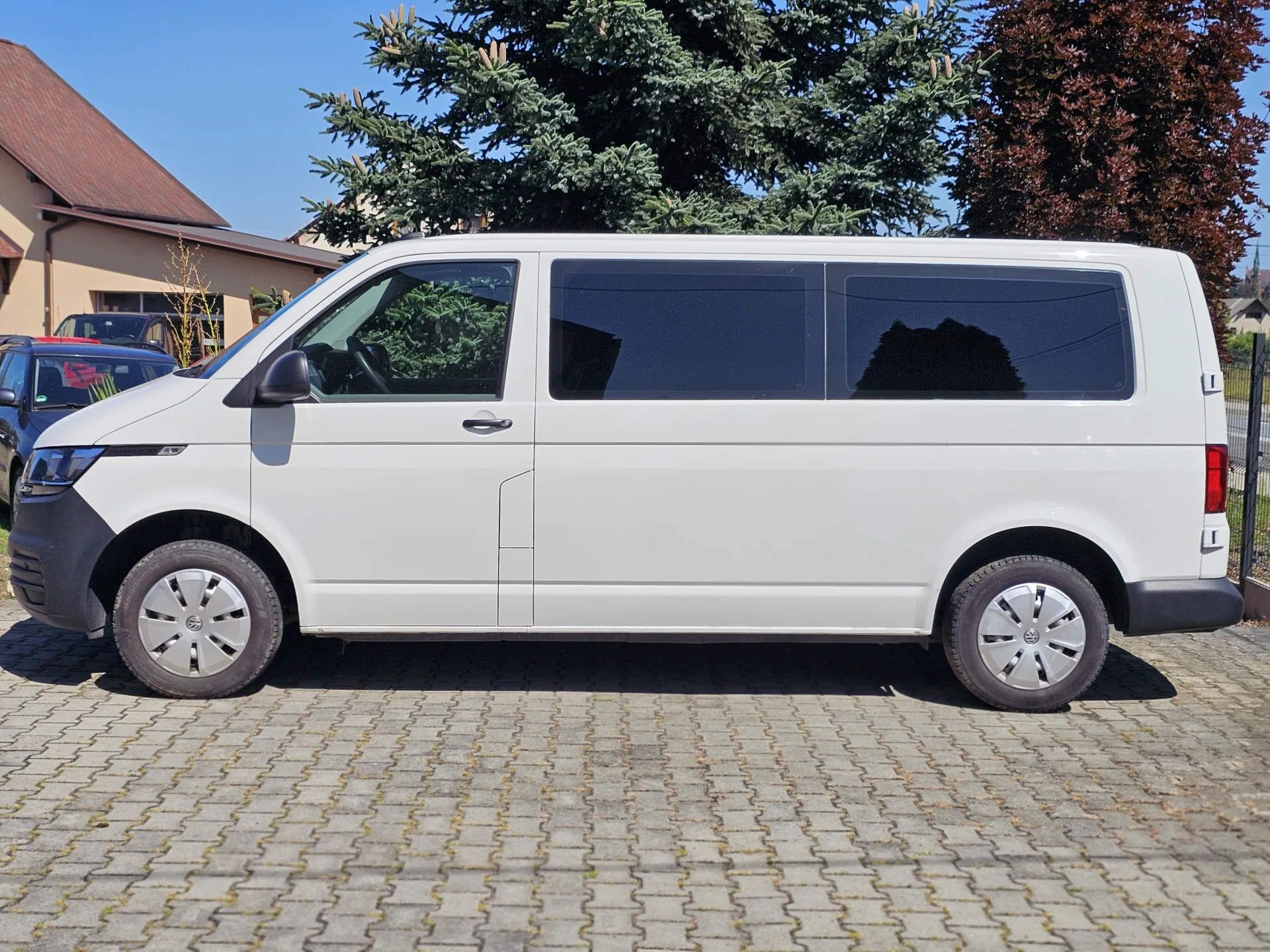 Volkswagen Transporter 2.0 TDi Long (2022, Bílá) – fotografie vozidla 8 z 24