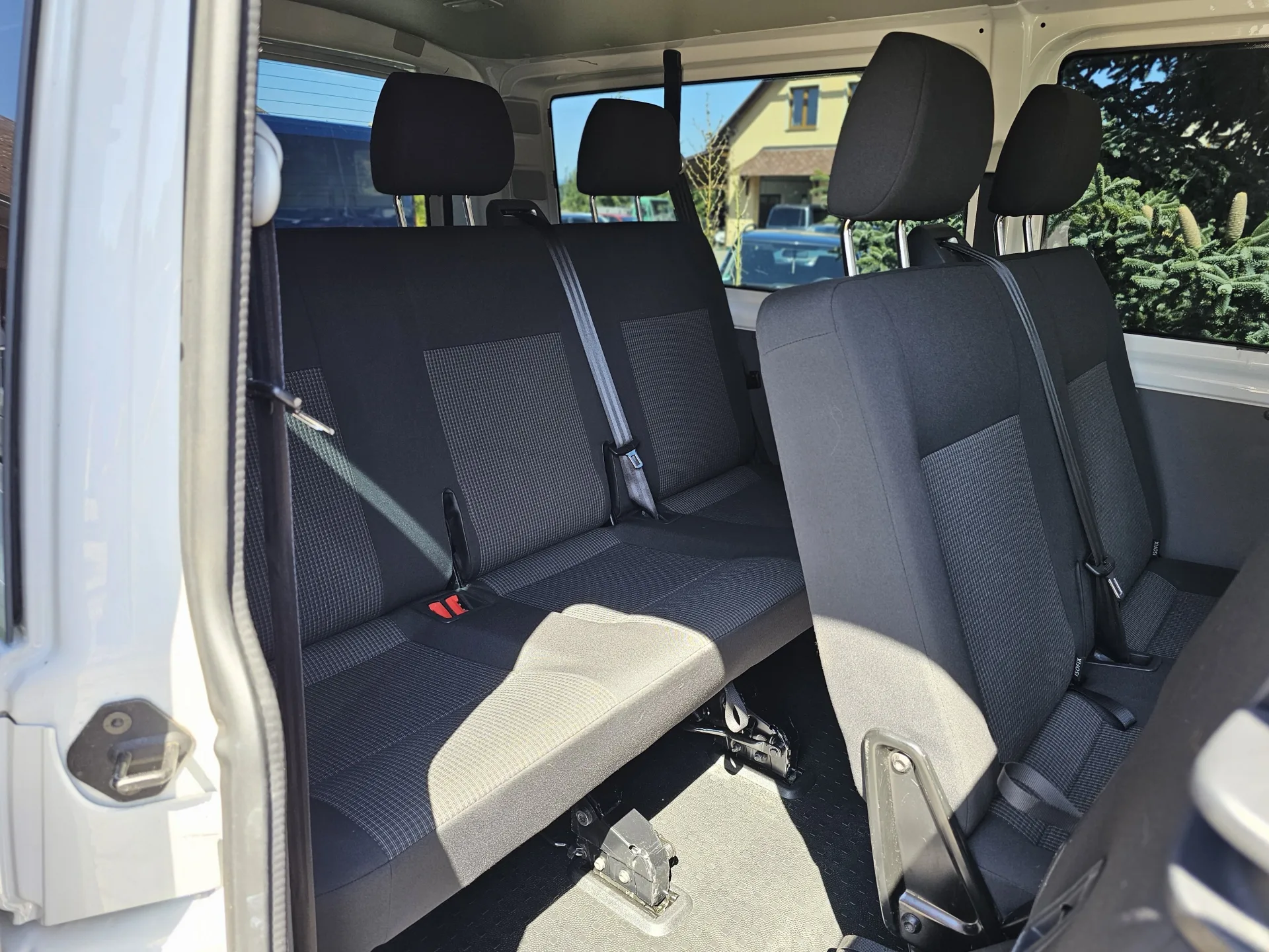 Volkswagen Transporter 2.0 TDi Long (2022, Bílá) – fotografie vozidla 20 z 24
