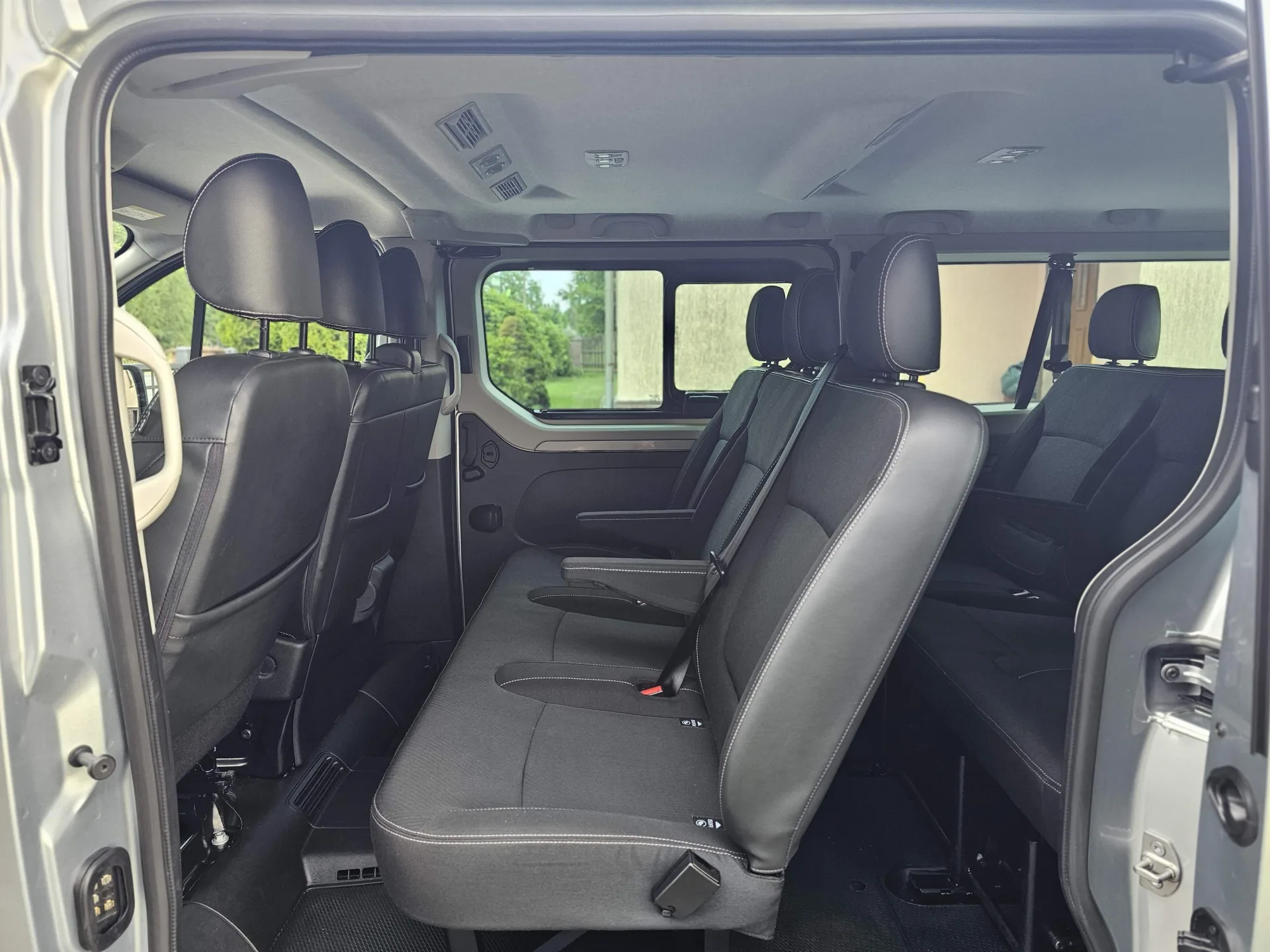 Renault Trafic 2.0 DCI L2H1 (2023, Šedá metalíza) – fotografie vozidla 20 z 24