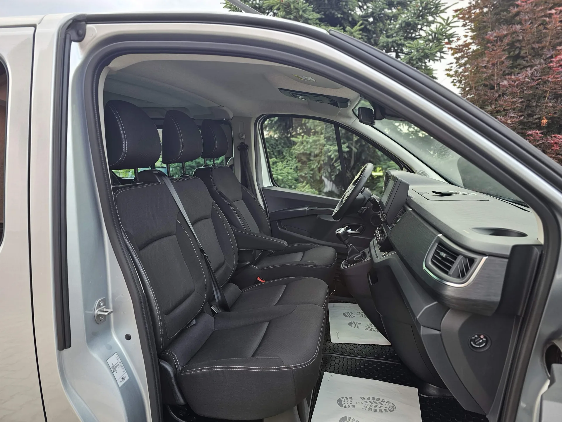 Renault Trafic 2.0 DCI L2H1 (2023, Šedá metalíza) – fotografie vozidla 18 z 24