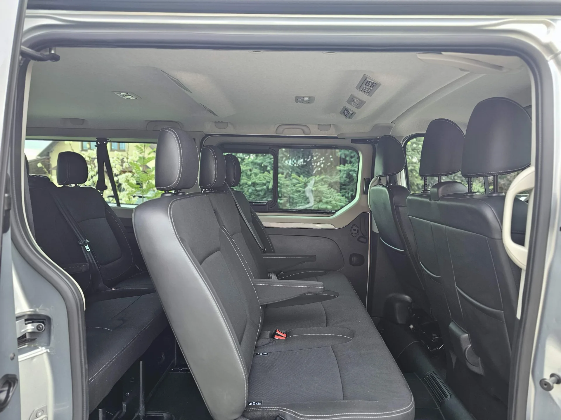Renault Trafic 2.0 DCI L2H1 (2023, Šedá metalíza) – fotografie vozidla 21 z 24