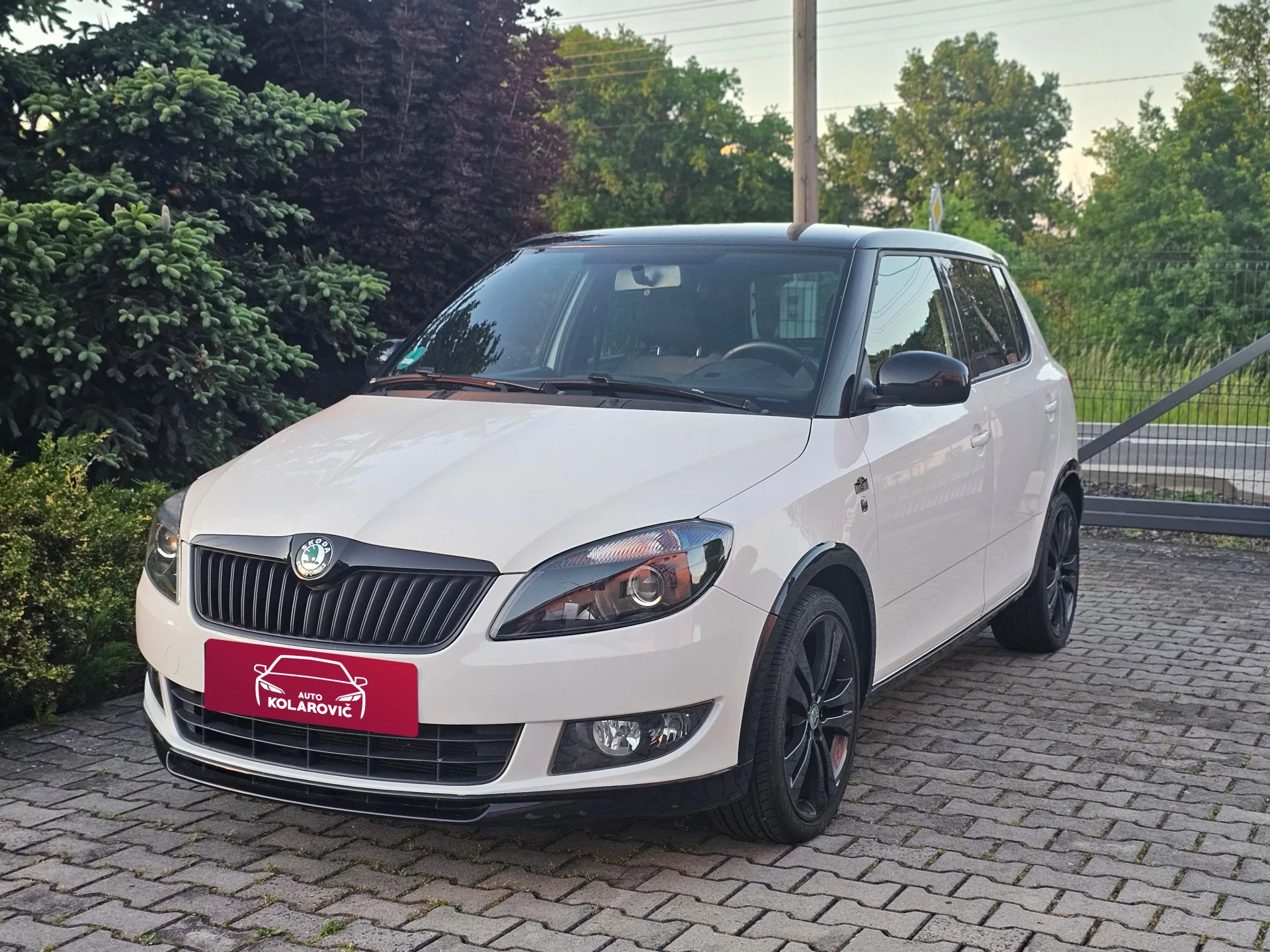 Škoda Fabia II Monte Carlo (2012, Bílá) – hlavní fotografie vozidla