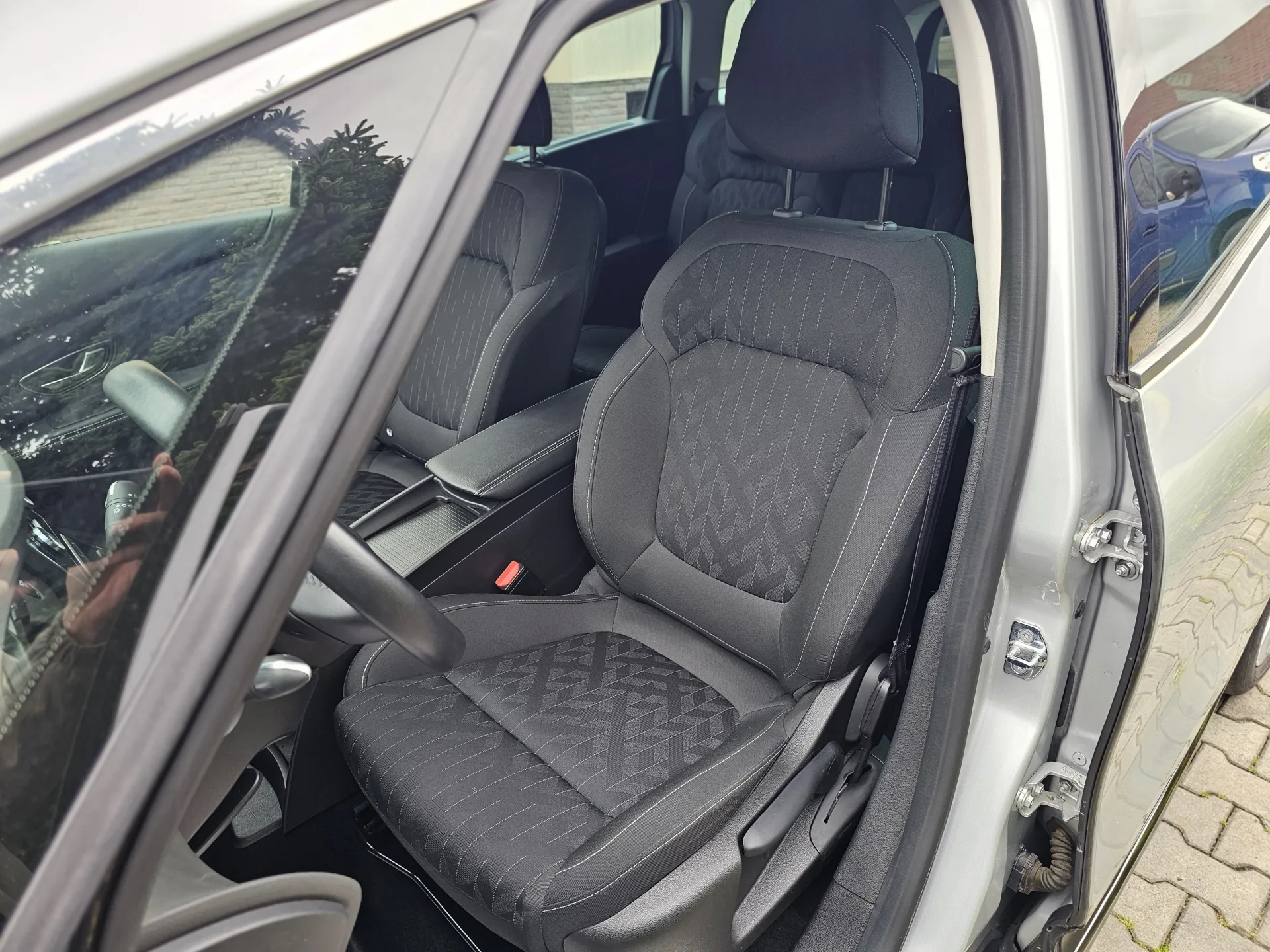 Renault Grand Scenic IV Limited 1.3 TCe EDC (2018) – fotografie vozidla 11 z 25