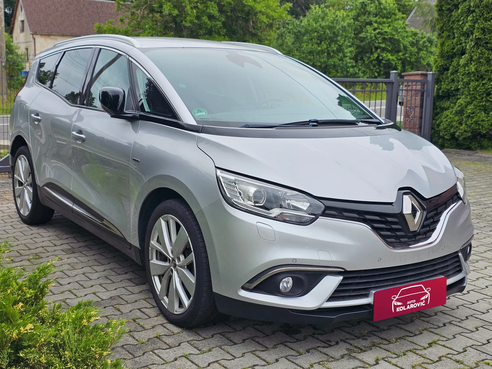 Renault Grand Scenic IV Limited 1.3 TCe EDC (2018) – fotografie vozidla 3 z 25