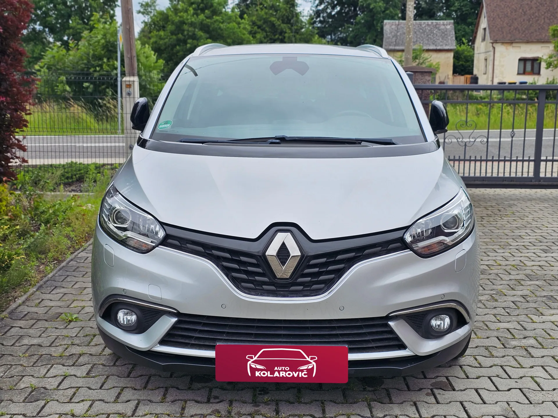 Renault Grand Scenic IV Limited 1.3 TCe EDC (2018) – fotografie vozidla 2 z 25
