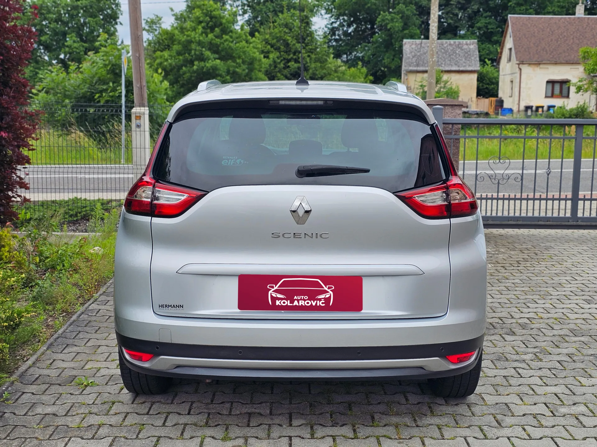 Renault Grand Scenic IV Limited 1.3 TCe EDC (2018) – fotografie vozidla 6 z 25