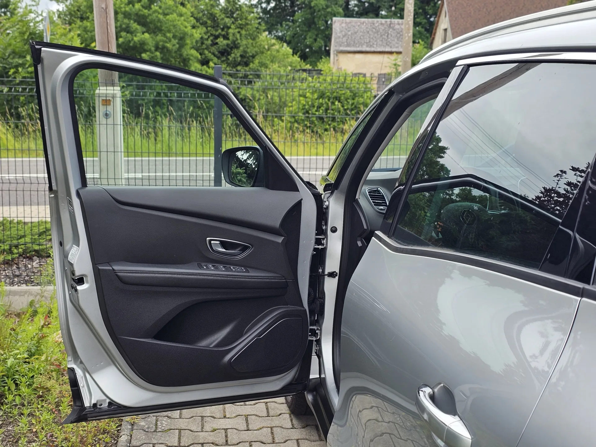 Renault Grand Scenic IV Limited 1.3 TCe EDC (2018) – fotografie vozidla 9 z 25