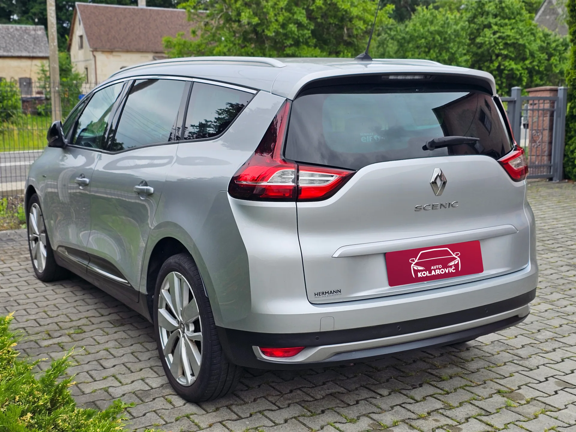 Renault Grand Scenic IV Limited 1.3 TCe EDC (2018) – fotografie vozidla 7 z 25