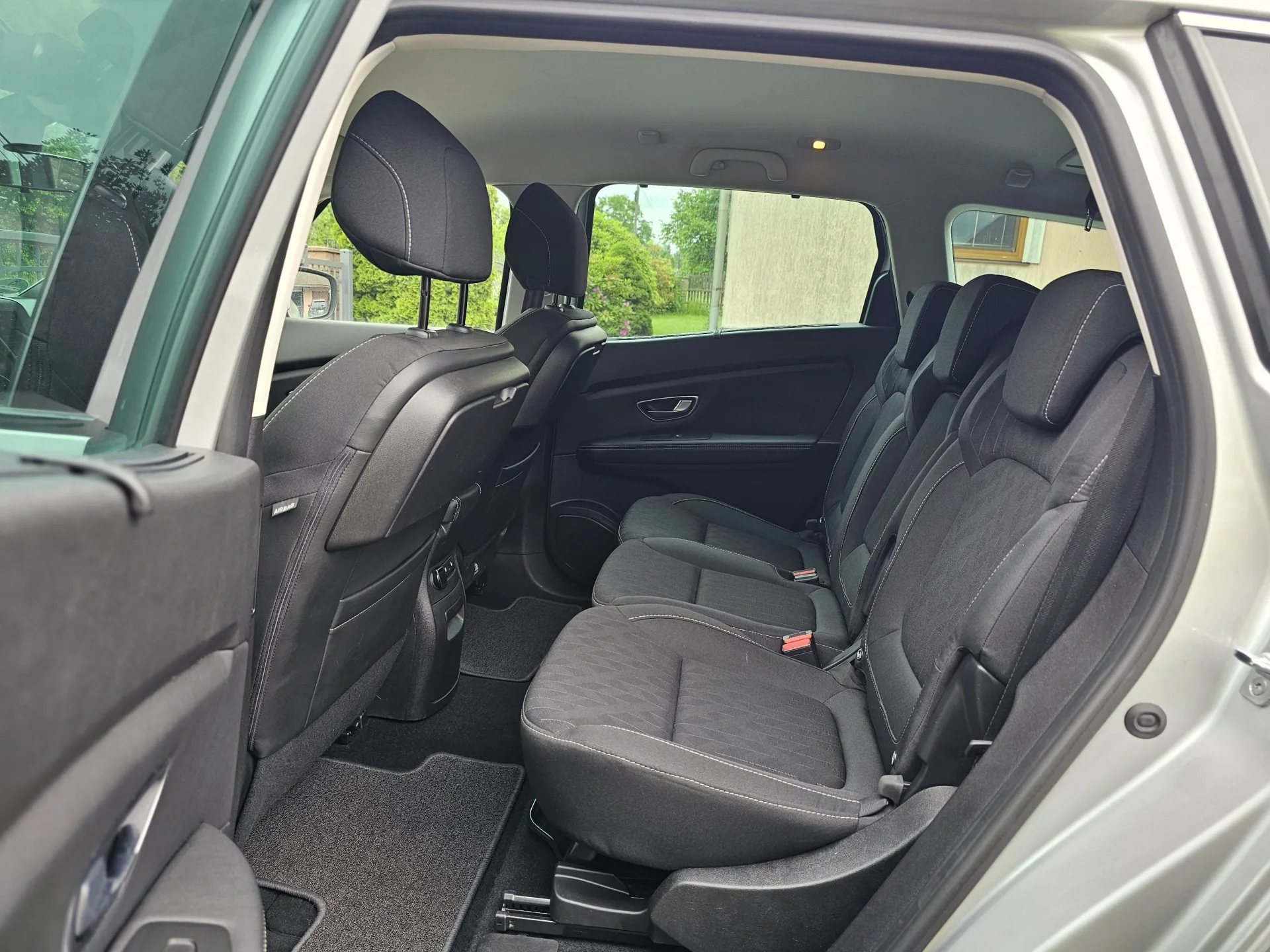 Renault Grand Scenic IV Limited 1.3 TCe EDC (2018) – fotografie vozidla 20 z 25