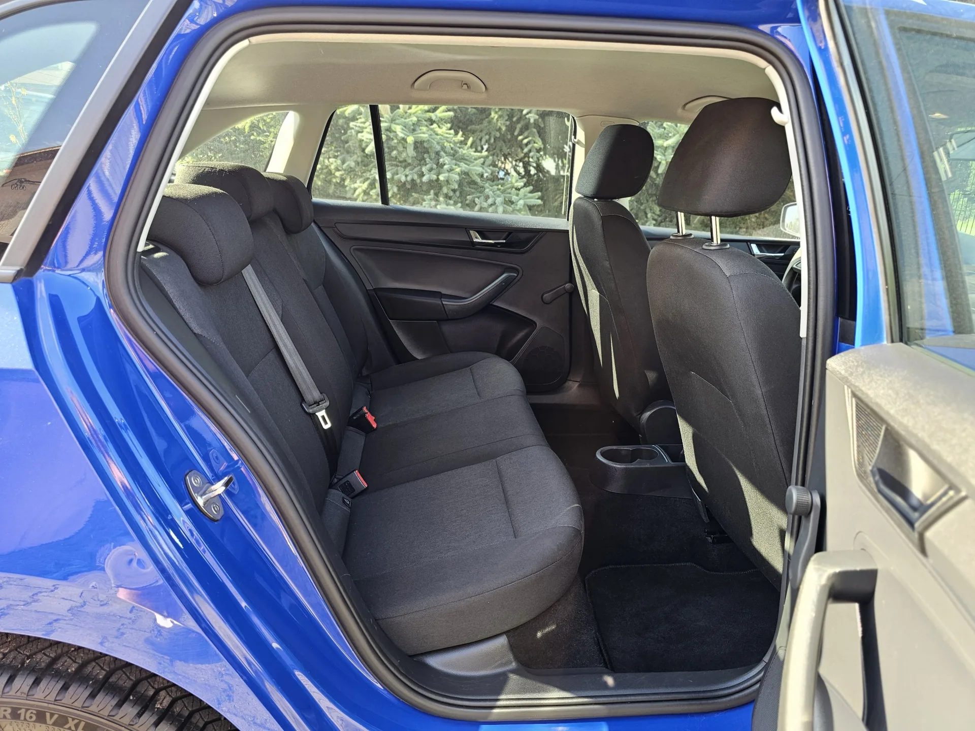 Škoda Rapid 1.0 TSi (2018, Modrá) – fotografie vozidla 19 z 22