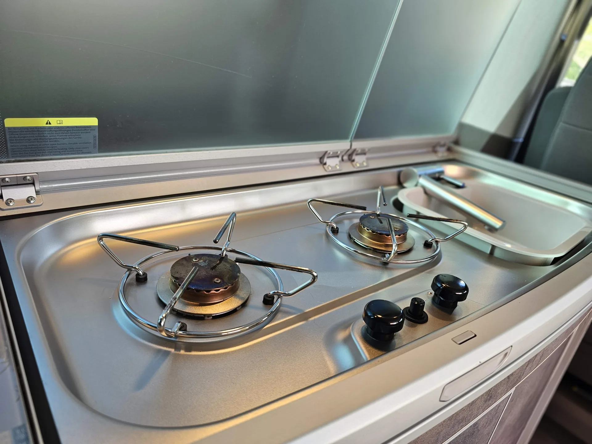 Volkswagen T6.1 California Ocean 2.0 BiTDi 4Motion Edition (2020, Šedá Metalíza) – fotografie vozidla 21 z 35