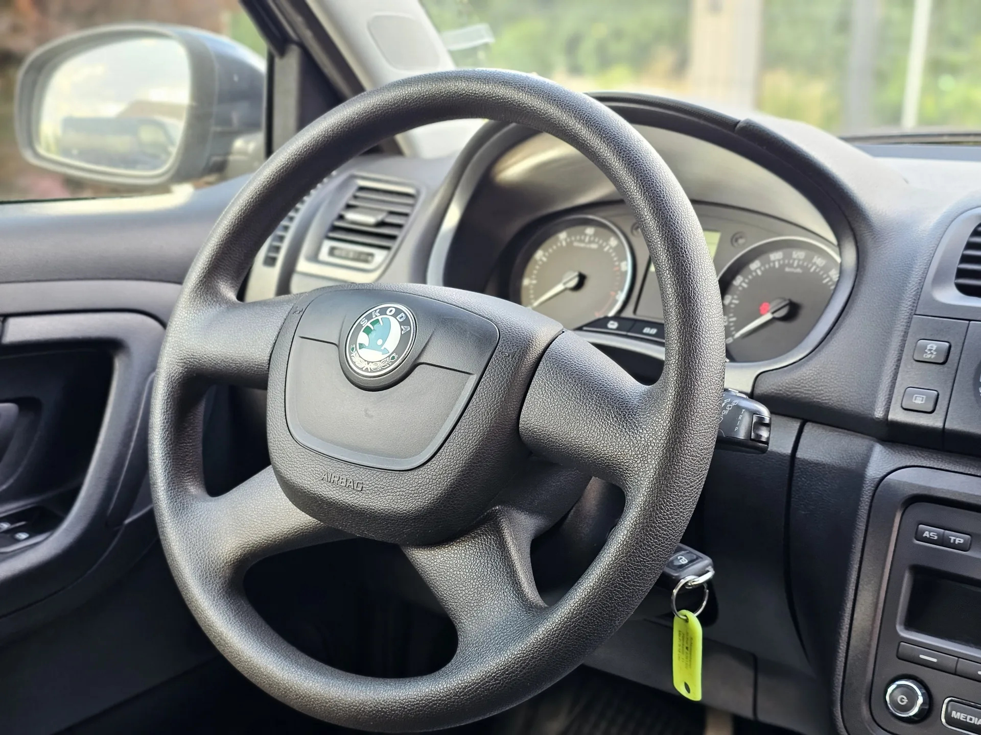 Škoda Fabia II Combi 1.2 TSi (2010, Šedá metalíza) – fotografie vozidla 13 z 22
