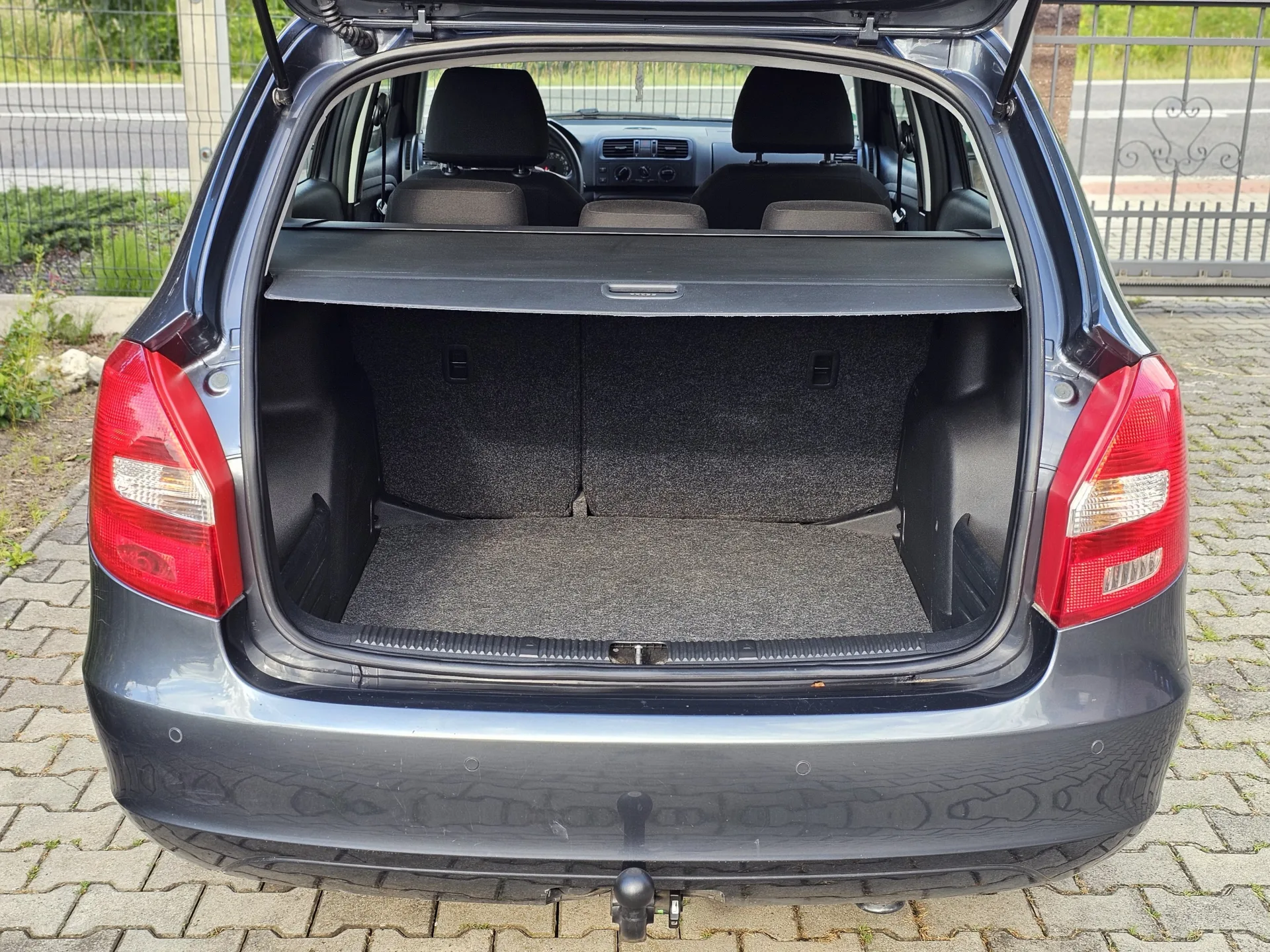 Škoda Fabia II Combi 1.2 TSi (2010, Šedá metalíza) – fotografie vozidla 21 z 22