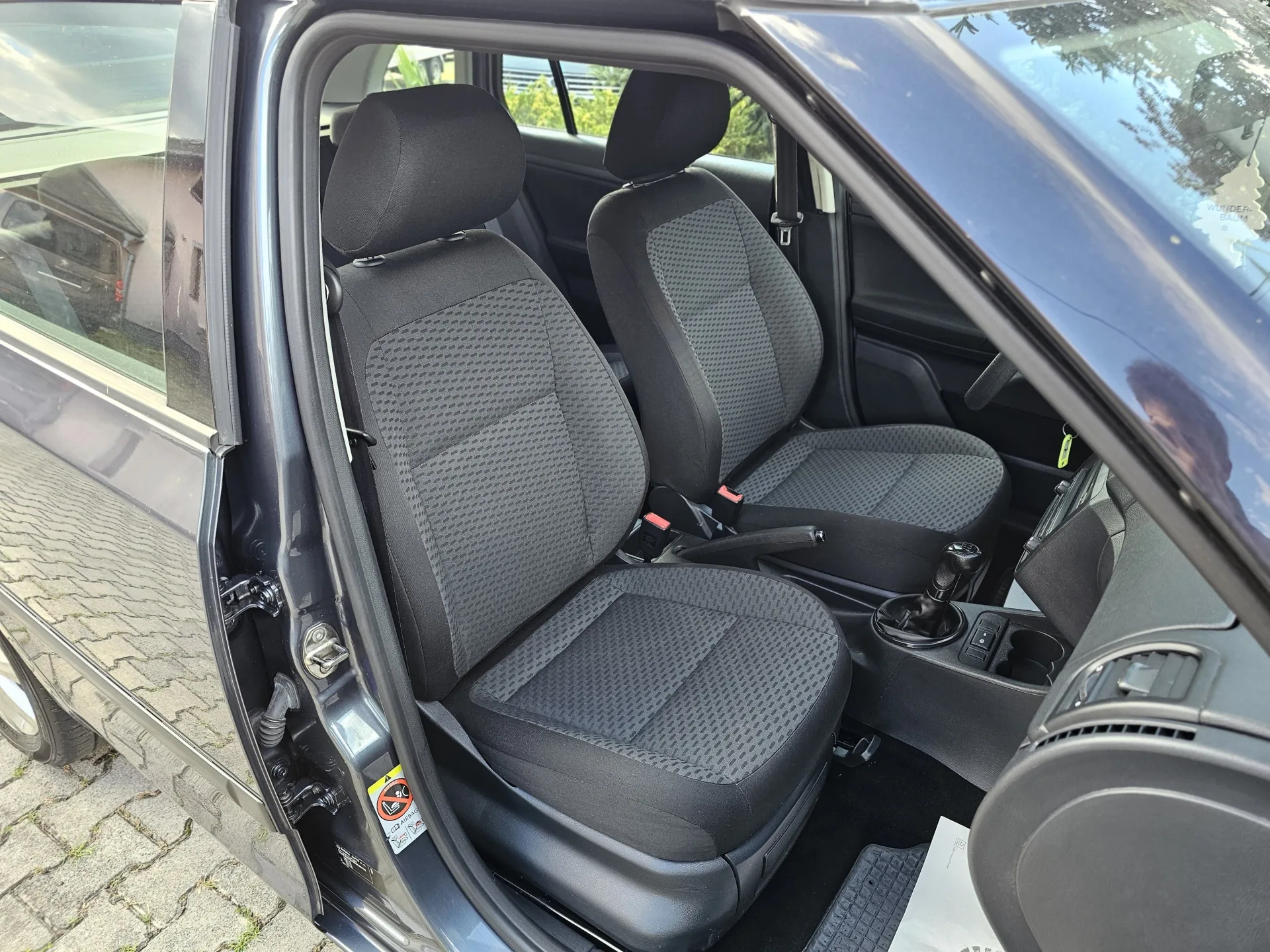 Škoda Fabia II Combi 1.2 TSi (2010, Šedá metalíza) – fotografie vozidla 14 z 22
