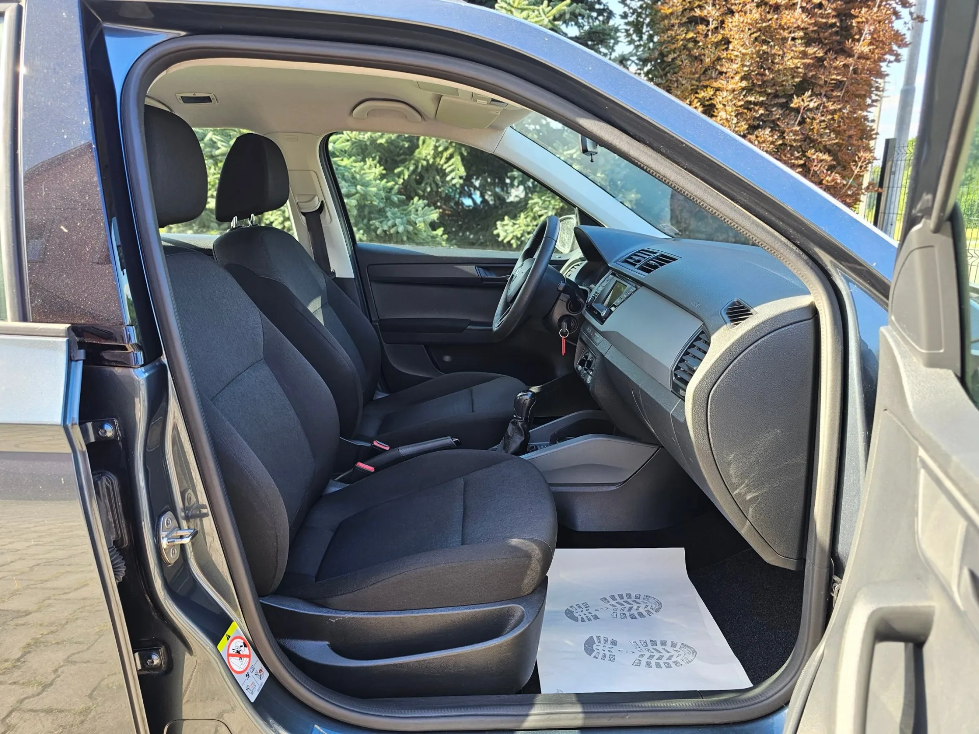 Škoda Fabia III Combi 1.0 TSi (2017, Šedá metalíza) – fotografie vozidla 15 z 22