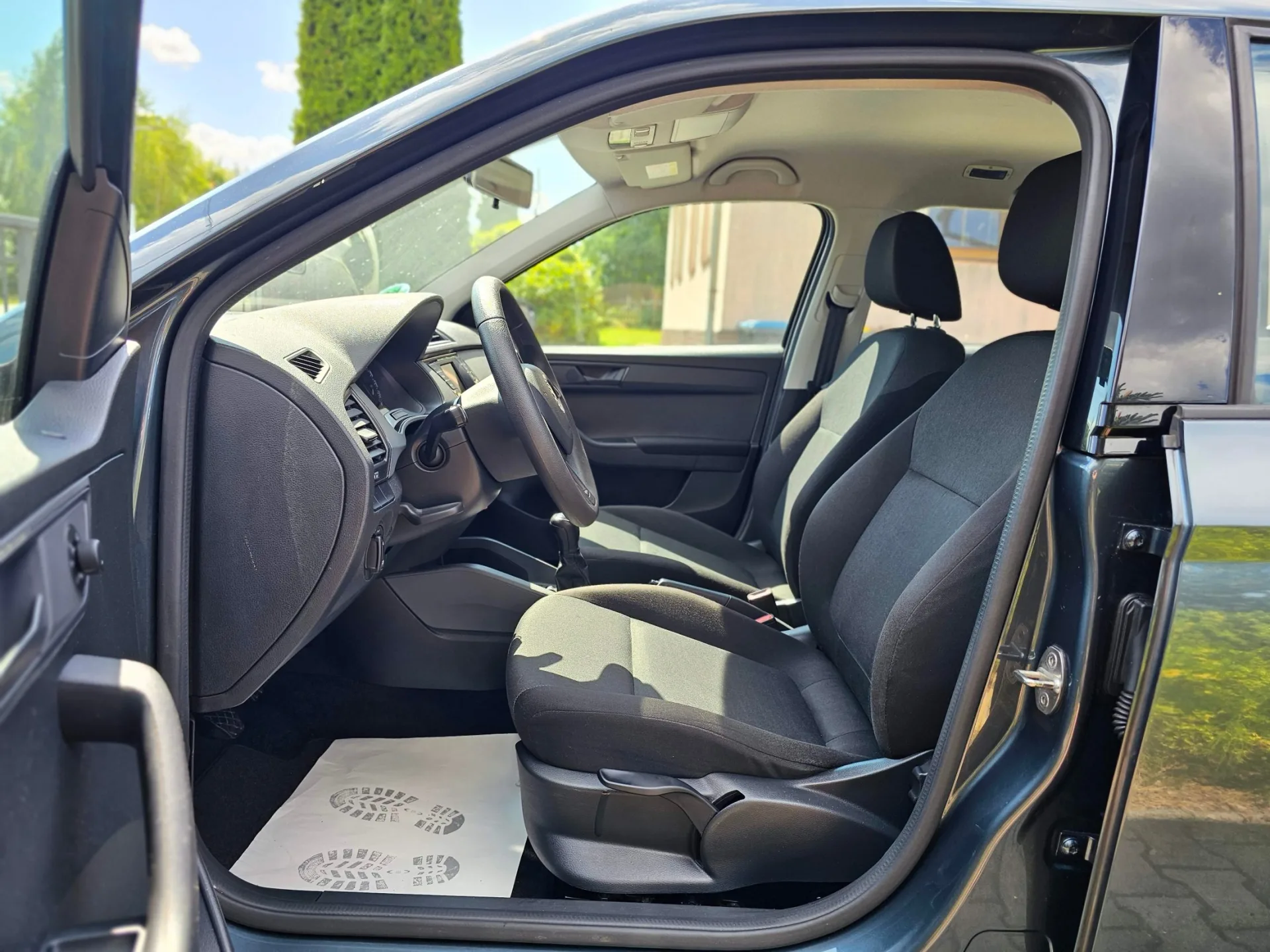 Škoda Fabia III Combi 1.0 TSi (2017, Šedá metalíza) – fotografie vozidla 10 z 22
