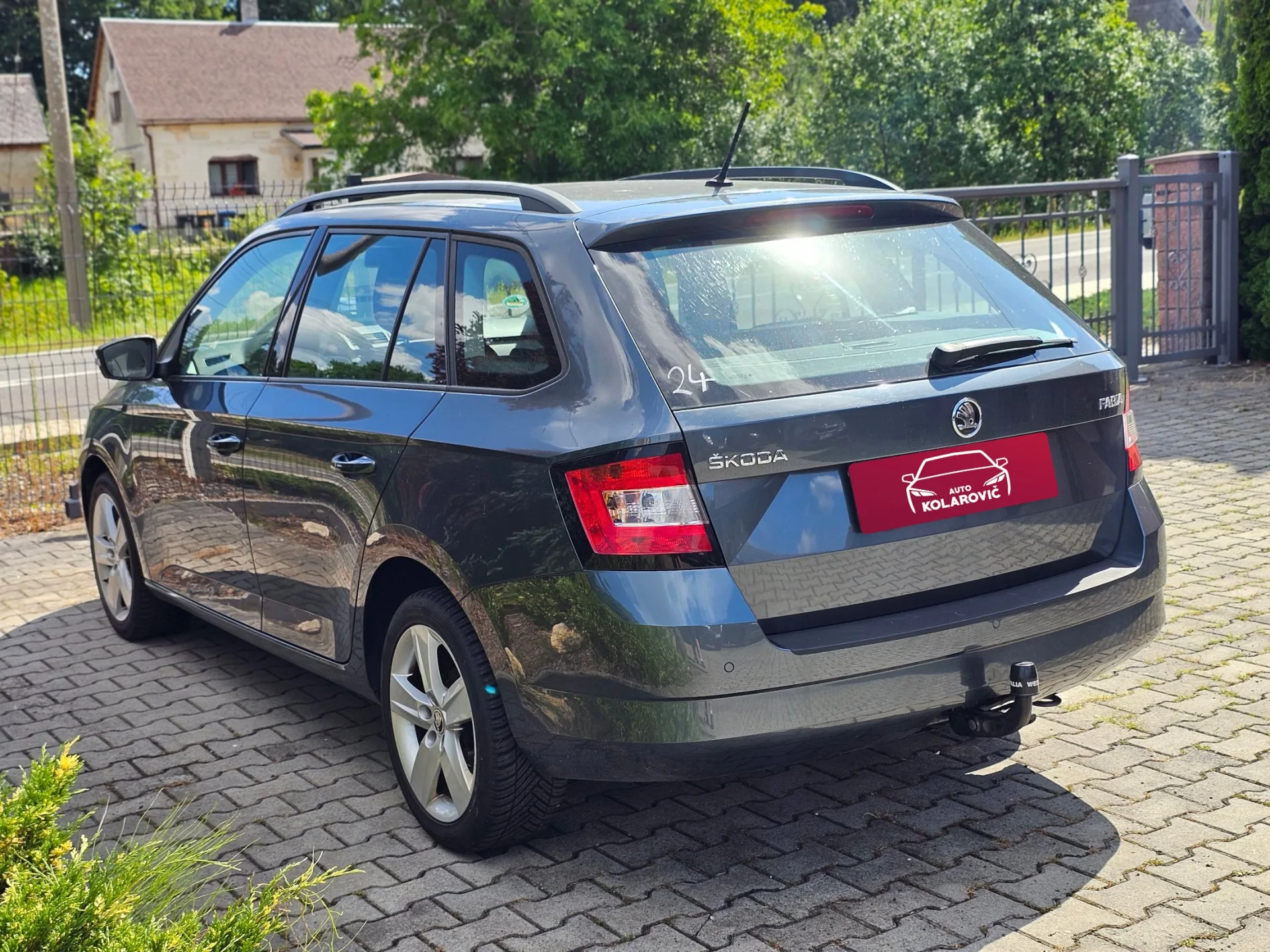 Škoda Fabia III Combi 1.0 TSi (2017, Šedá metalíza) – fotografie vozidla 7 z 22