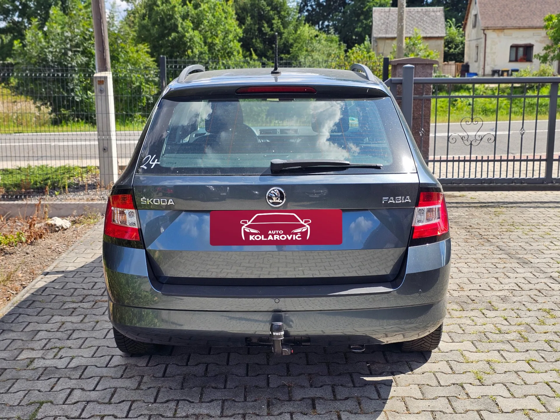 Škoda Fabia III Combi 1.0 TSi (2017, Šedá metalíza) – fotografie vozidla 6 z 22