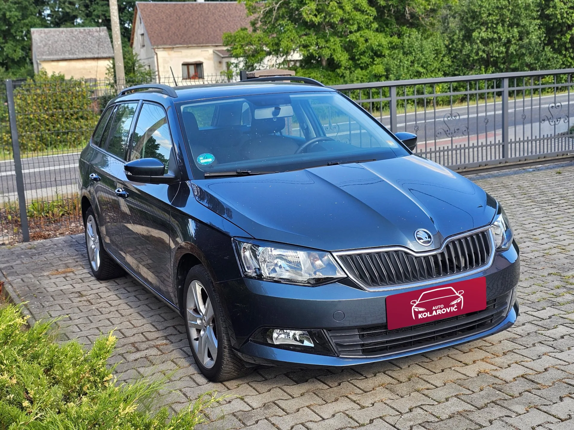 Škoda Fabia III Combi 1.0 TSi (2017, Šedá metalíza) – fotografie vozidla 3 z 22