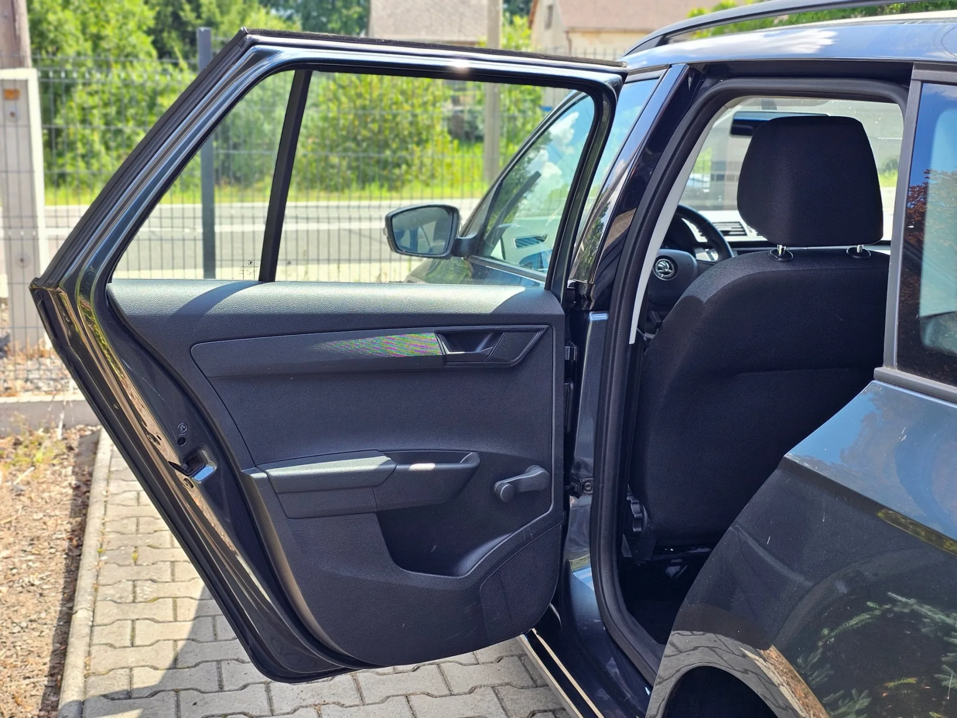 Škoda Fabia III Combi 1.0 TSi (2017, Šedá metalíza) – fotografie vozidla 17 z 22